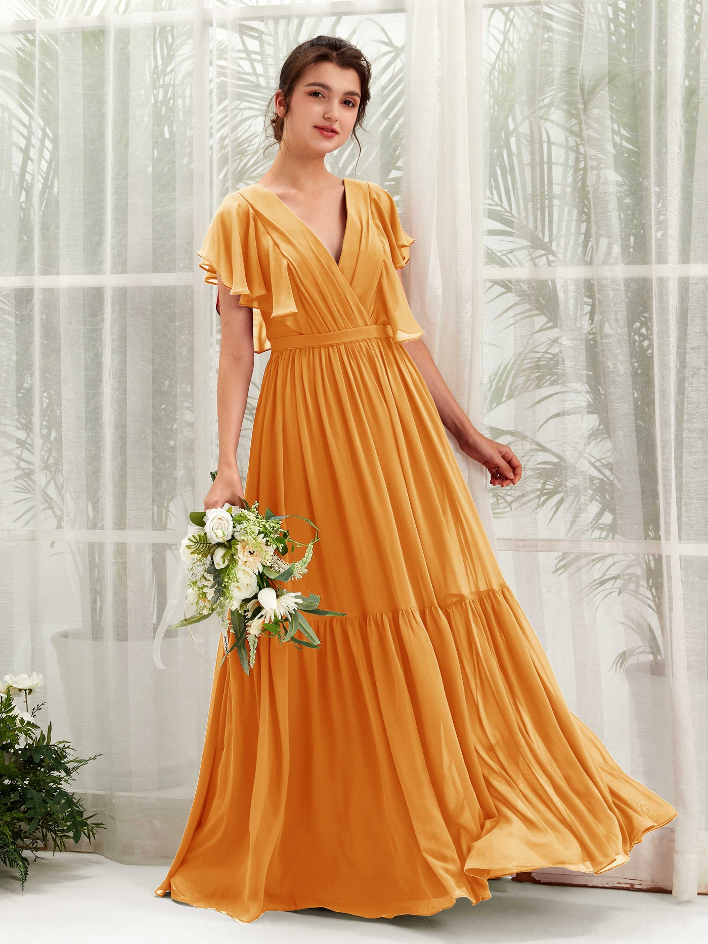 Carlyna Vestido de línea A escote en V manga con vuelo hasta el suelo dama de honor Mango #color_mango