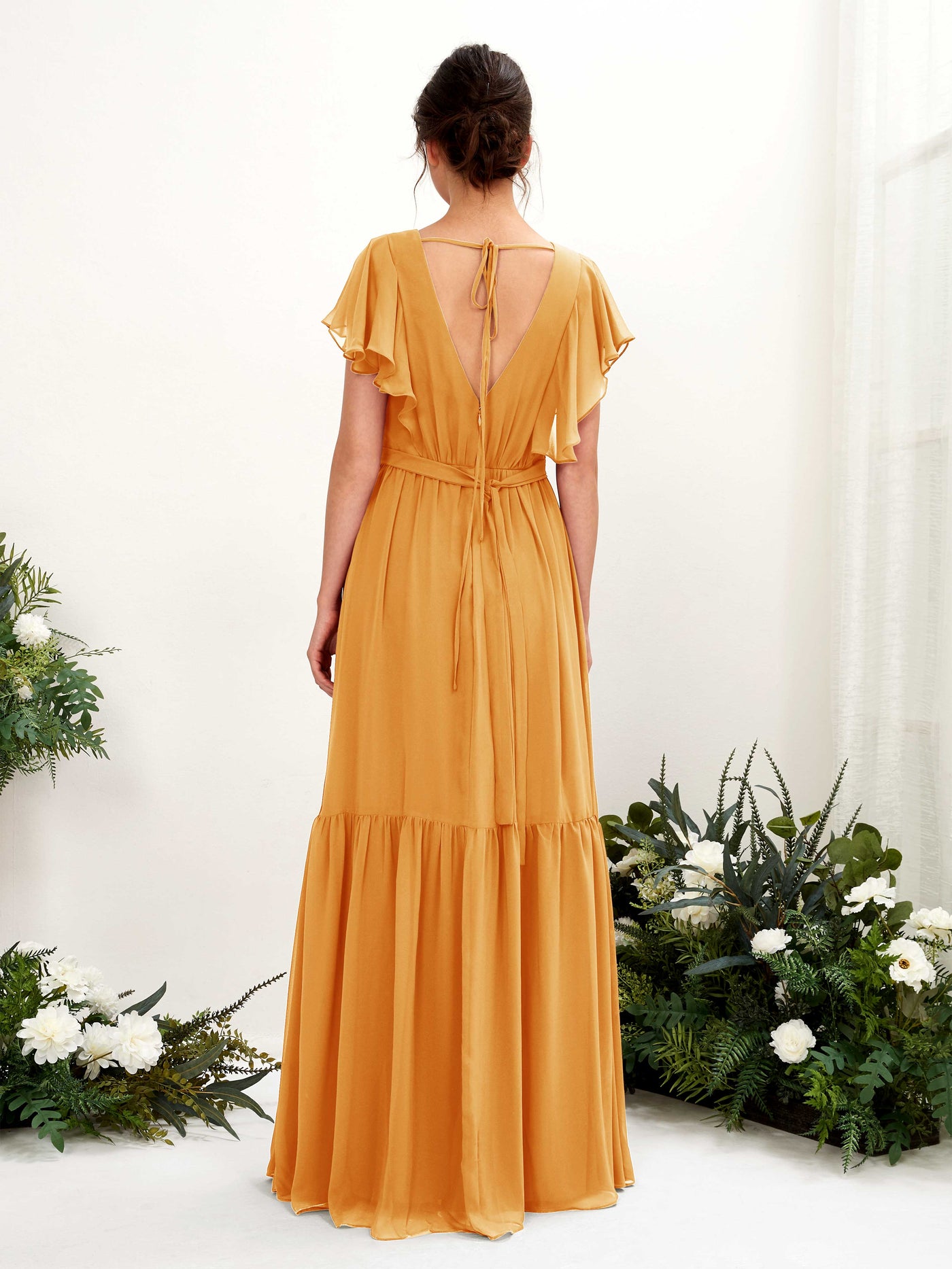 Carlyna Vestido de línea A escote en V manga con vuelo hasta el suelo dama de honor Mango #color_mango