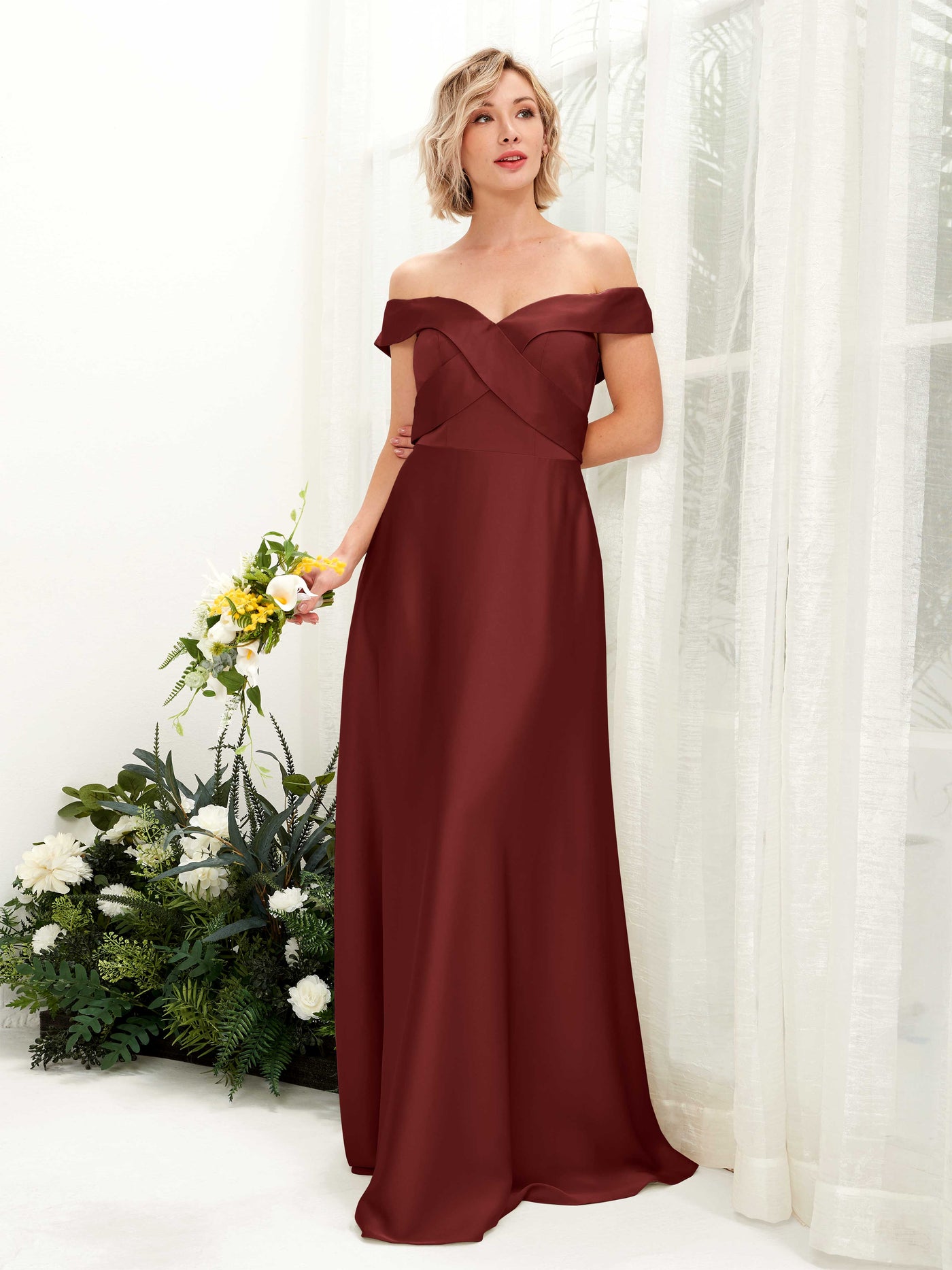 Carlyna Vestido de Línea A Hombros caídos hasta el suelo de satén Borgoña #color_borgo-a