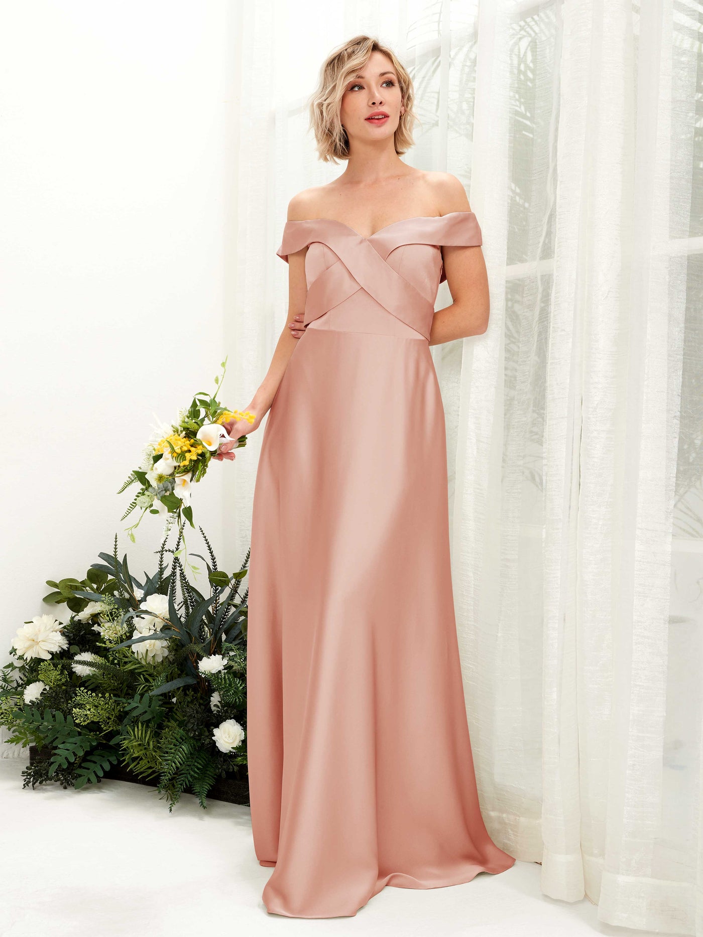 Carlyna Vestido de Línea A Hombros caídos hasta el suelo de satén Cantalupo #color_cantalupo