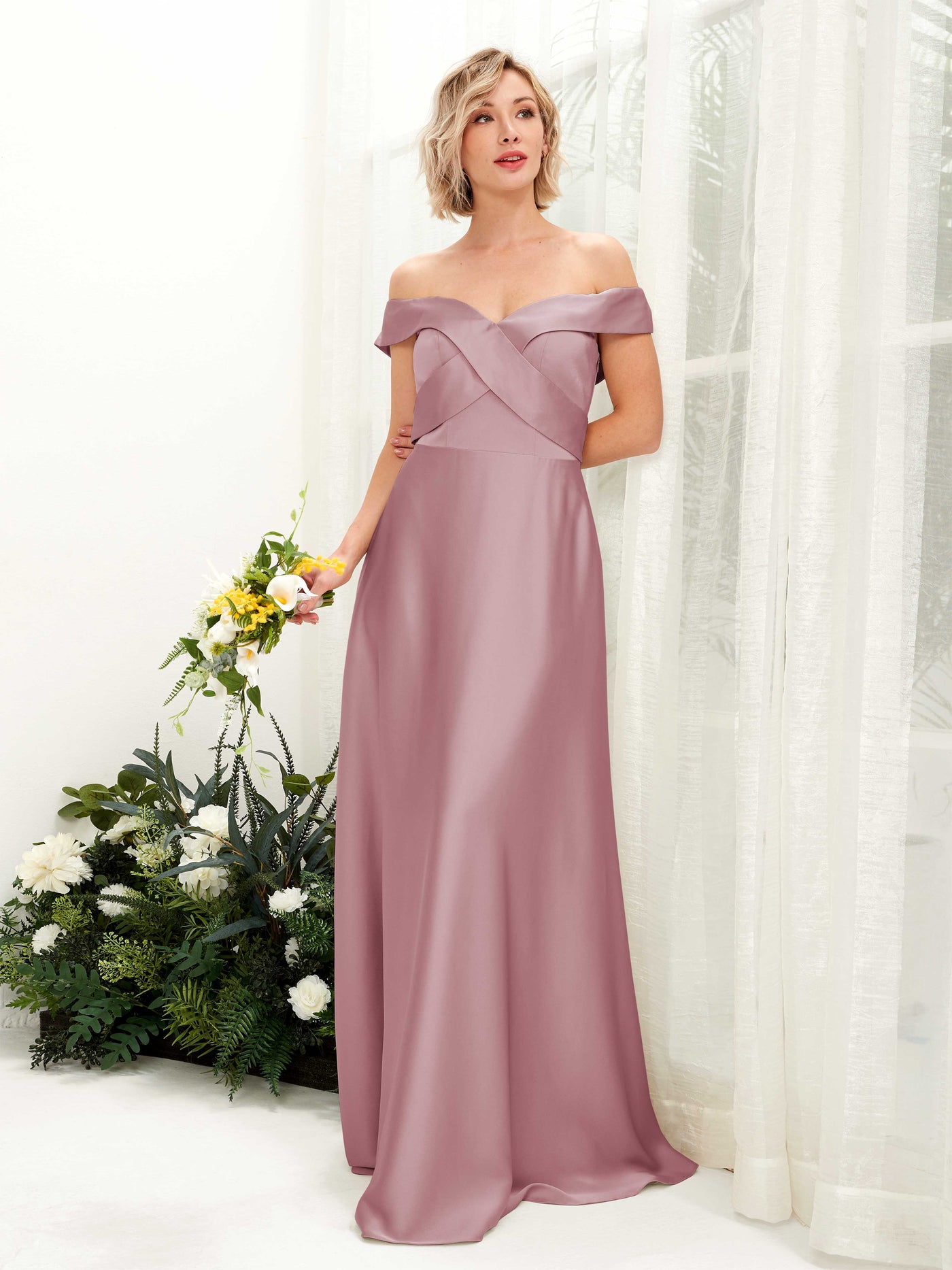 Carlyna Vestido de Línea A Hombros caídos hasta el suelo de satén Cuarzo Rosa #color_cuarzo-rosa