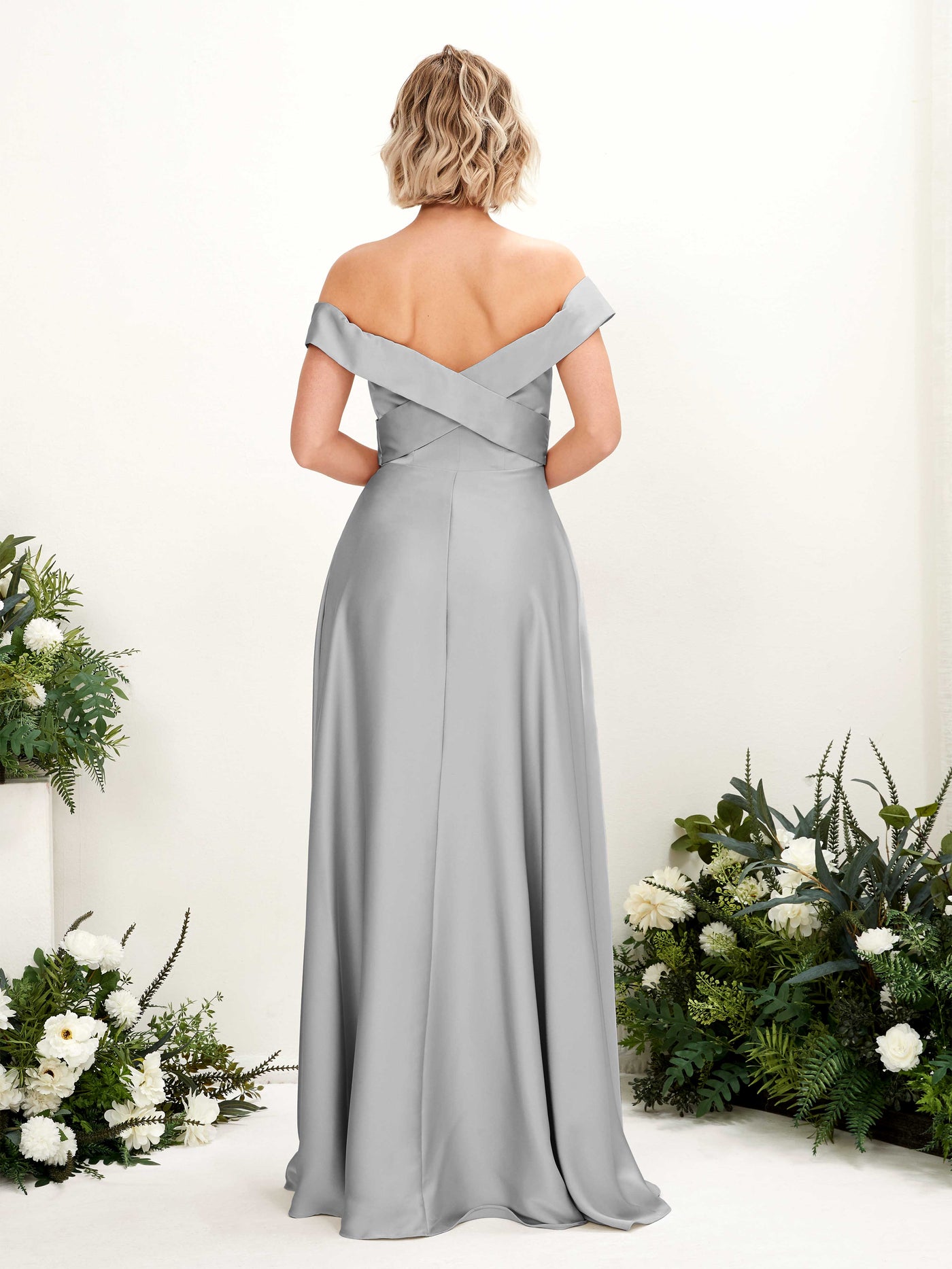 Carlyna Vestido de Línea A Hombros caídos hasta el suelo de satén Gris Paloma #color_gris-paloma