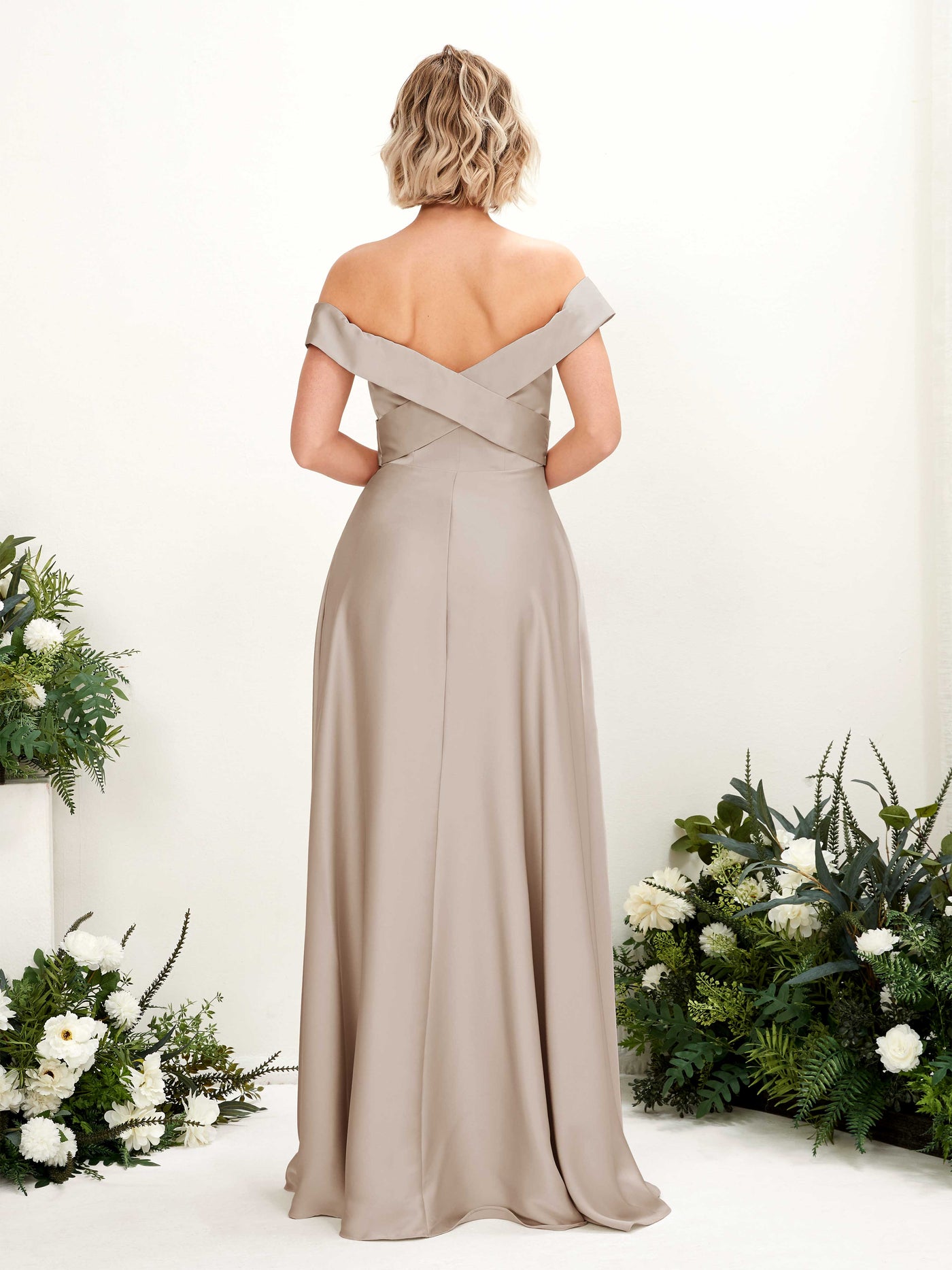 Carlyna Vestido de Línea A Hombros caídos hasta el suelo de satén Taupe #color_taupe
