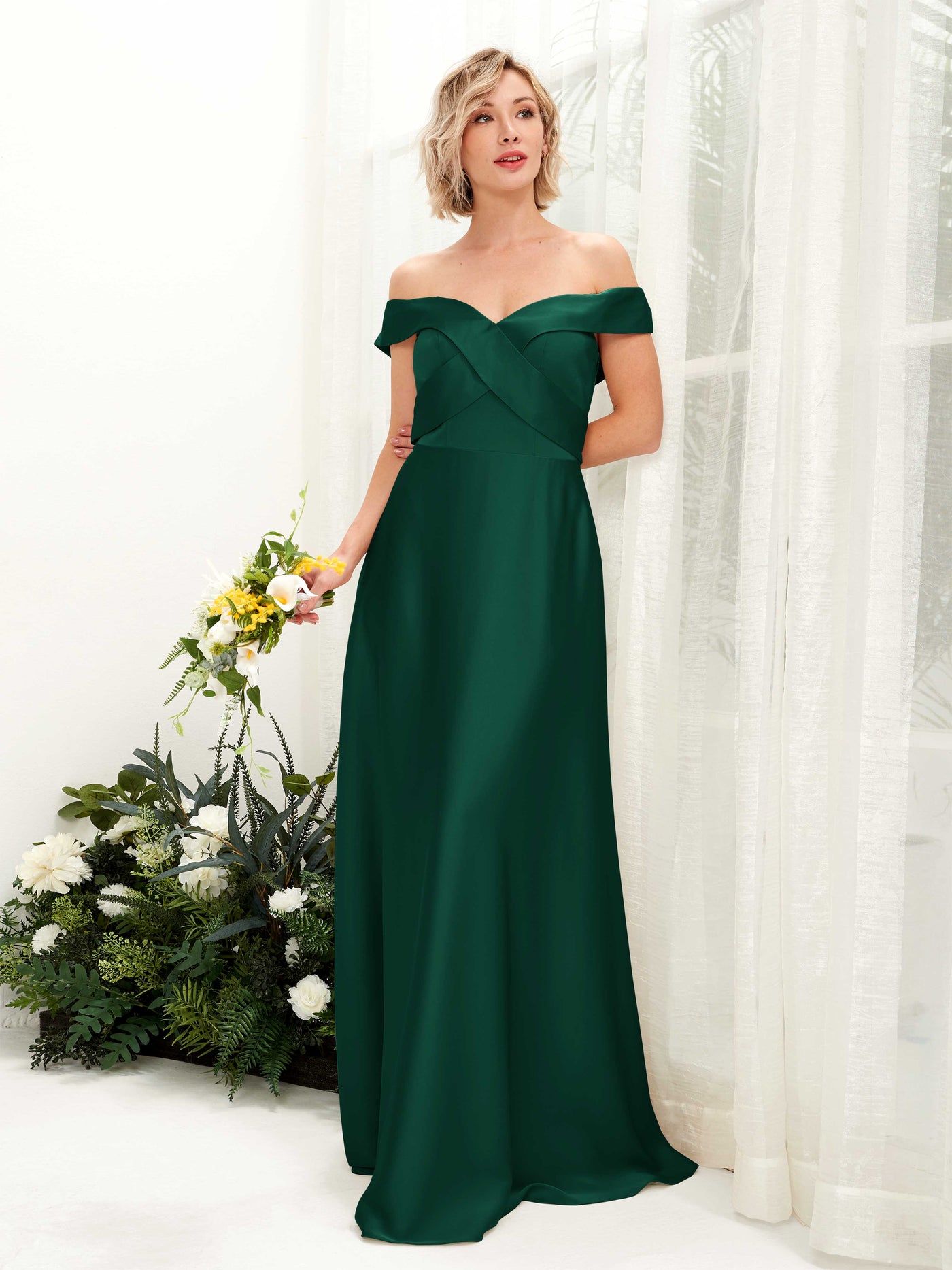 Carlyna Vestido de Línea A Hombros caídos hasta el suelo de satén Verde Militer #color_verde-militer