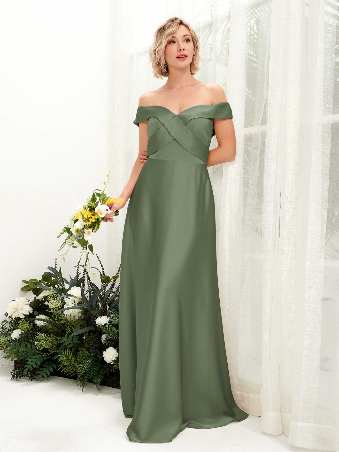 Carlyna Vestido de Línea A Hombros caídos hasta el suelo de satén Verde Oliva #color_verde-oliva