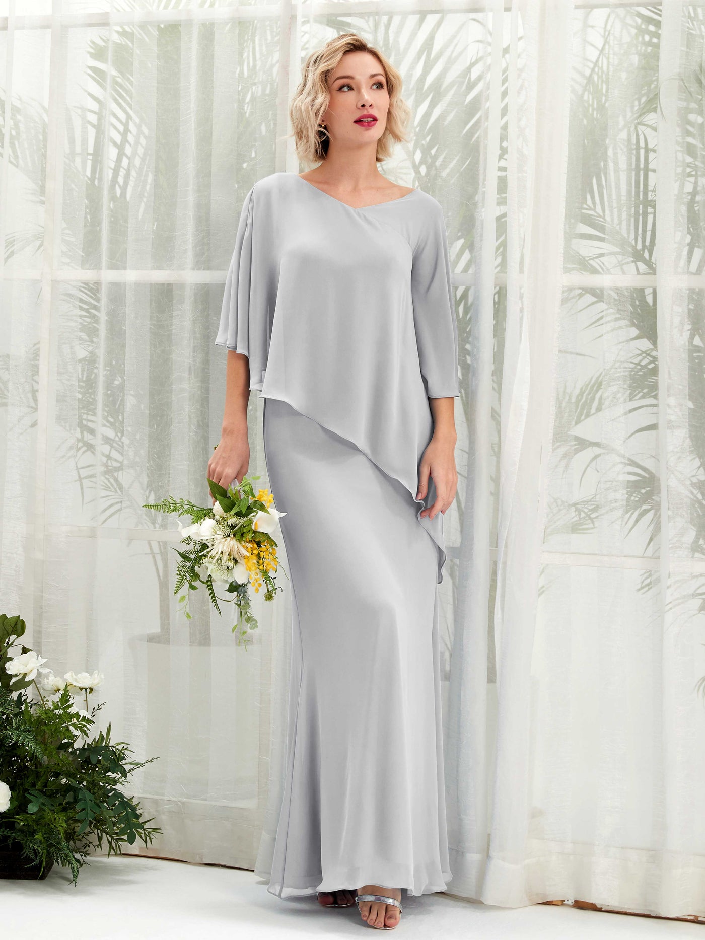 Carlyna Vestido línea A asimétrico capa damas de honor Plata #color_plata