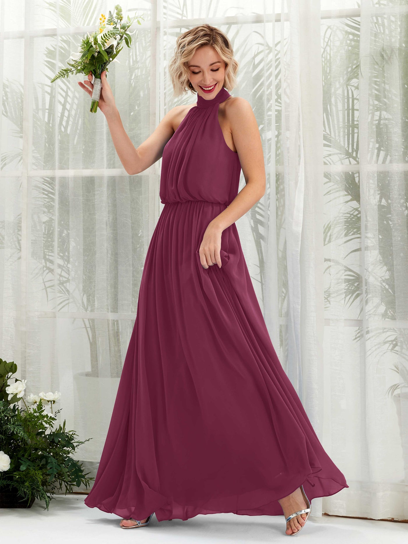 Carlyna Vestido línea A con cuello redondo hasta el suelo de gasa vestidos de dama de honor Chianti #color_chianti