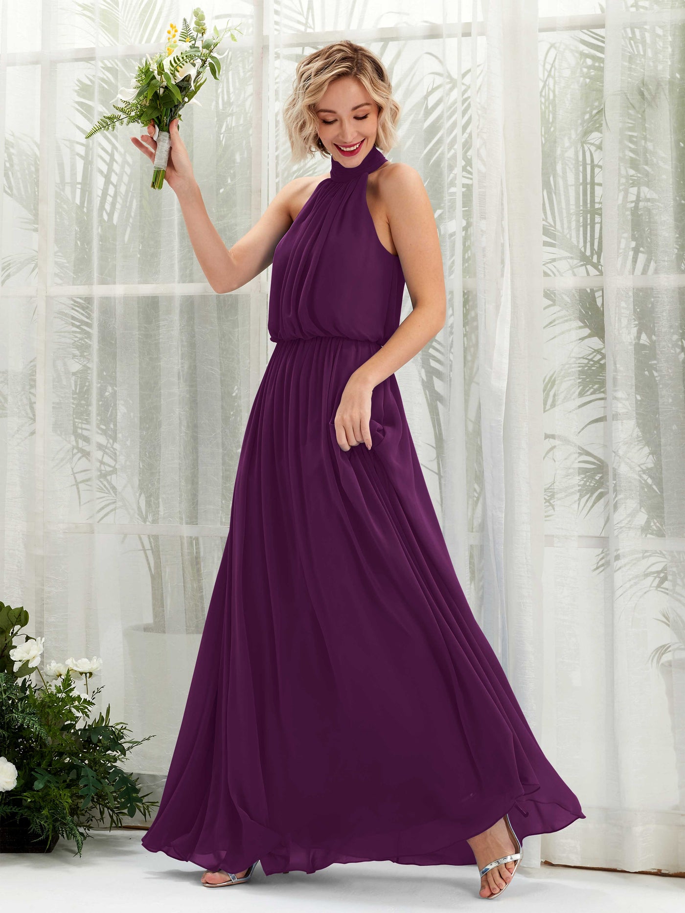 Carlyna Vestido línea A con cuello redondo hasta el suelo de gasa vestidos de dama de honor Uva #color_uva