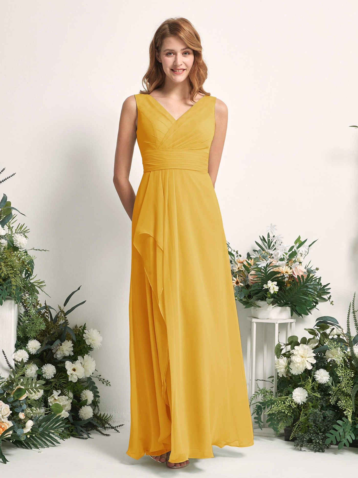 Carlyna Vestido línea A con escote en V hasta el suelo vestido de dama de honor Amarillo Mostaza #color_amarillo-mostaza