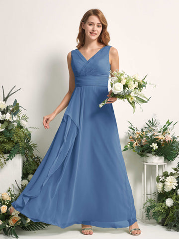 Carlyna Vestido línea A con escote en V hasta el suelo vestido de dama de honor Azul polvoriento #color_azul-polvoriento