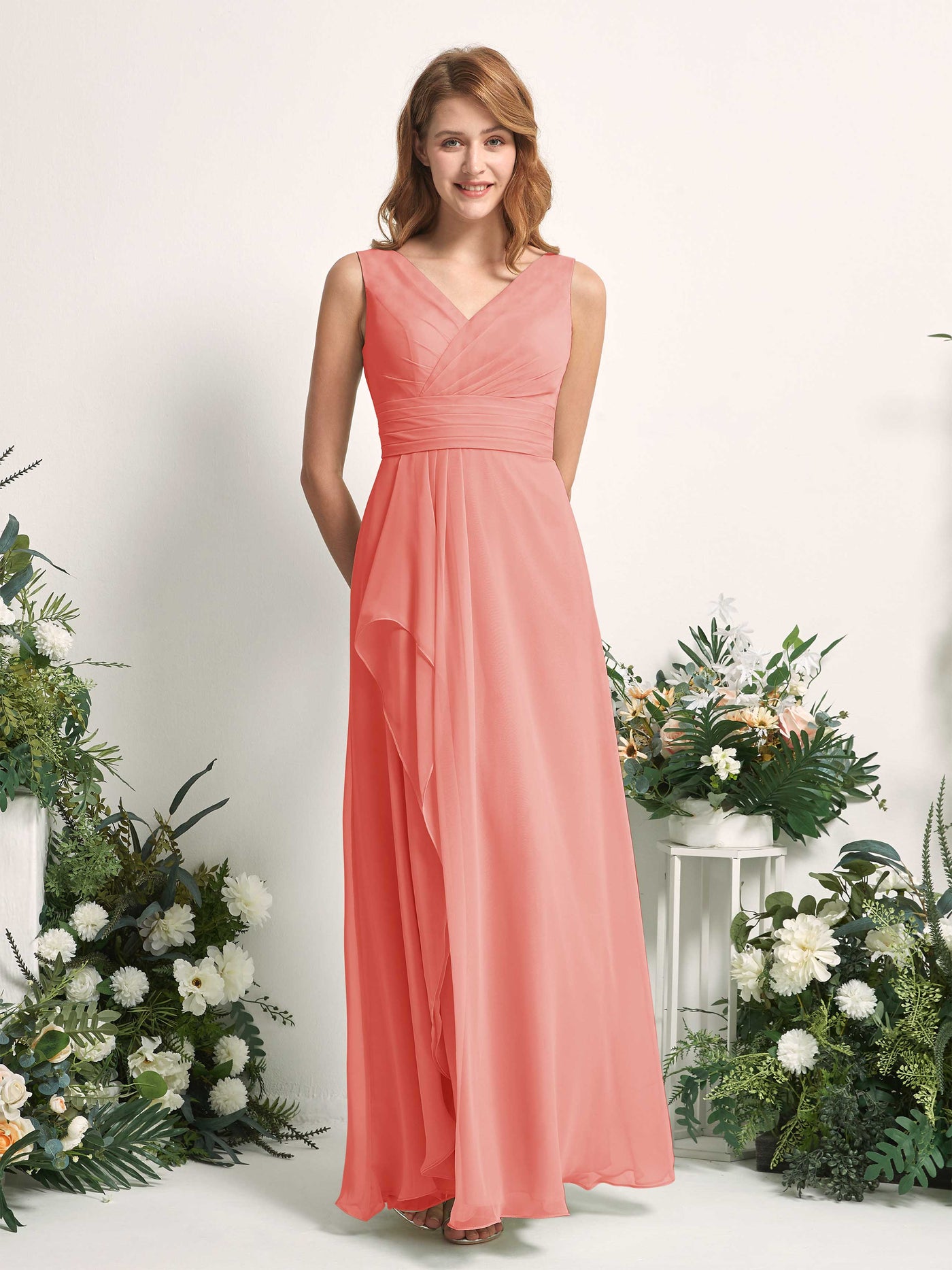 Carlyna Vestido línea A con escote en V hasta el suelo vestido de dama de honor Rosa Melocotón #color_rosa-melocot-n