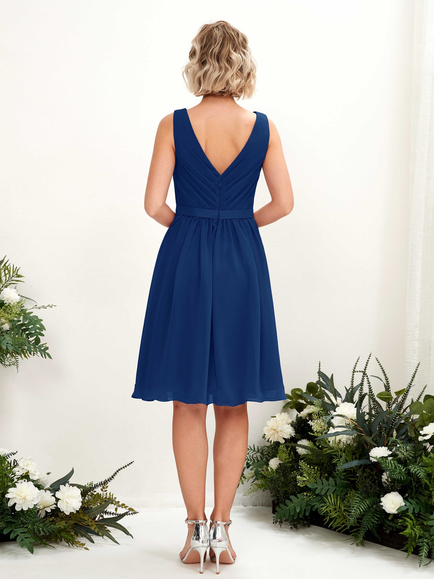 Carlyna Vestido línea A con escote en V hasta la rodilla gasa Azul Real #color_azul-real