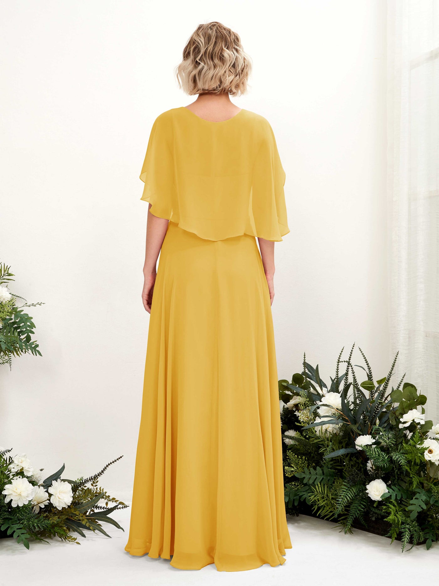 Carlyna Vestido línea A con escote en V y mangas capa hasta el suelo vestido de dama de honor Amarillo Mostaza #color_amarillo-mostaza