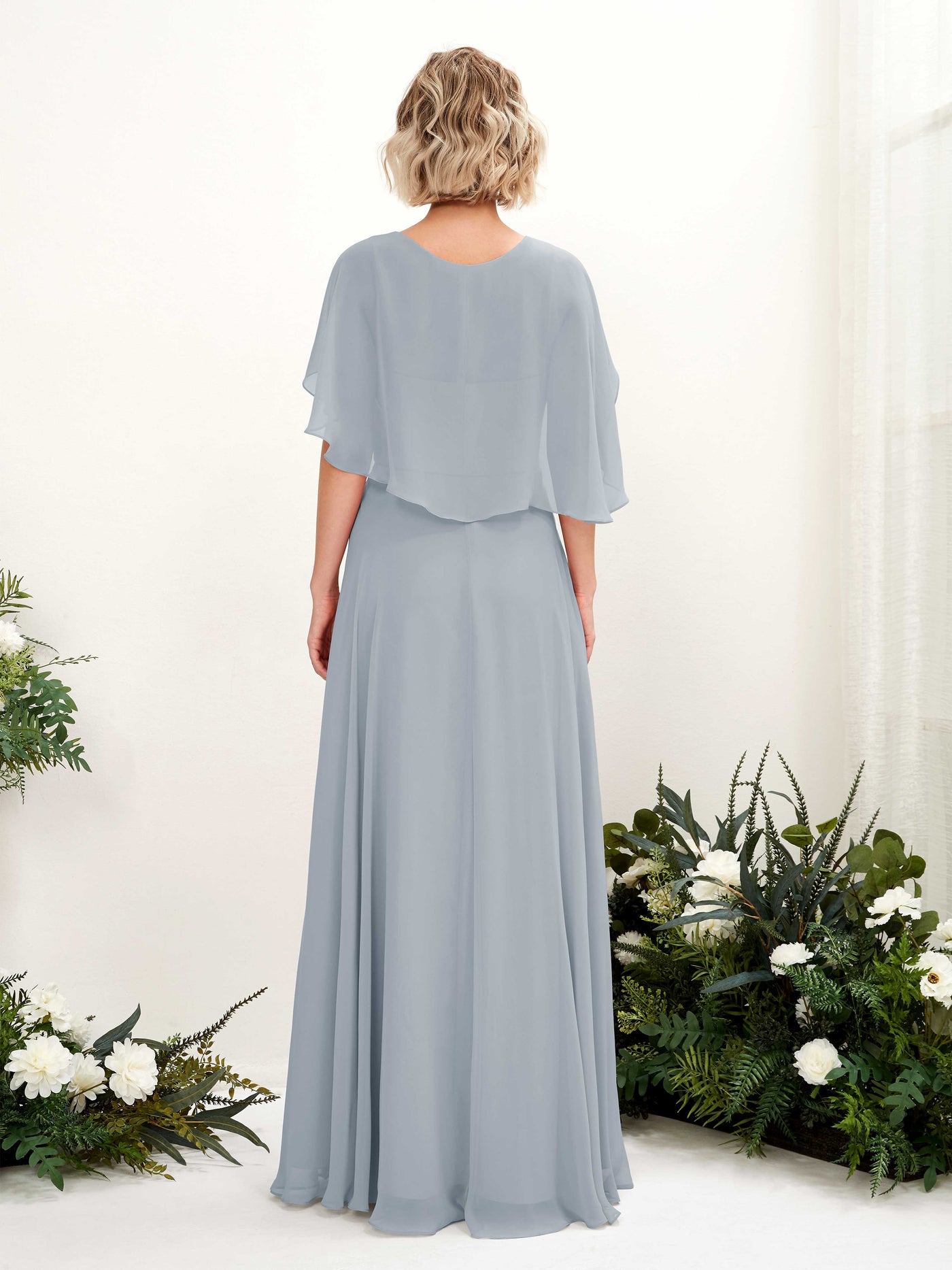 Carlyna Vestido línea A con escote en V y mangas capa hasta el suelo vestido de dama de honor Azul Empolvado Mejorado #color_azul-empolvado-mejorado