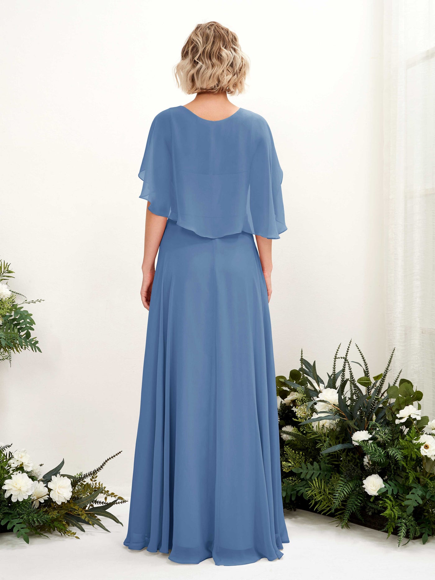 Carlyna Vestido línea A con escote en V y mangas capa hasta el suelo vestido de dama de honor Azul polvoriento #color_azul-polvoriento