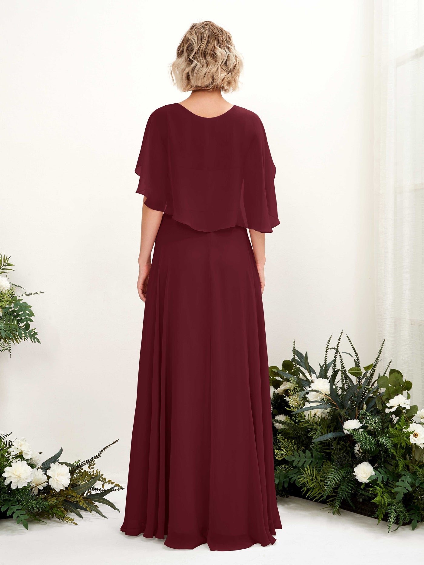 Carlyna Vestido línea A con escote en V y mangas capa hasta el suelo vestido de dama de honor Borgoña #color_borgo-a