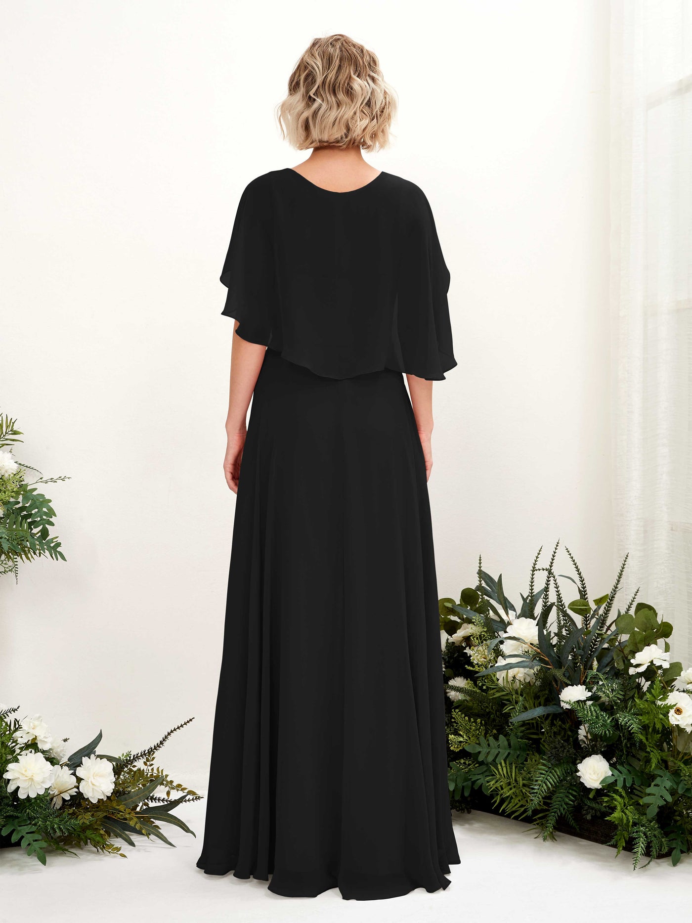 Carlyna Vestido línea A con escote en V y mangas capa hasta el suelo vestido de dama de honor Negro #color_negro