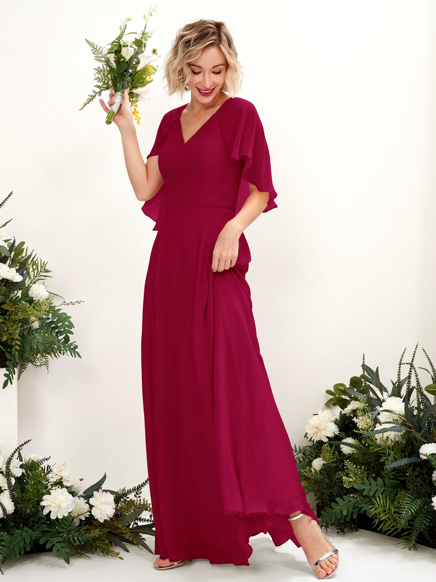 Carlyna Vestido línea A con escote en V y mangas capa hasta el suelo vestido de dama de honor Rojo Bufón #color_rojo-buf-n