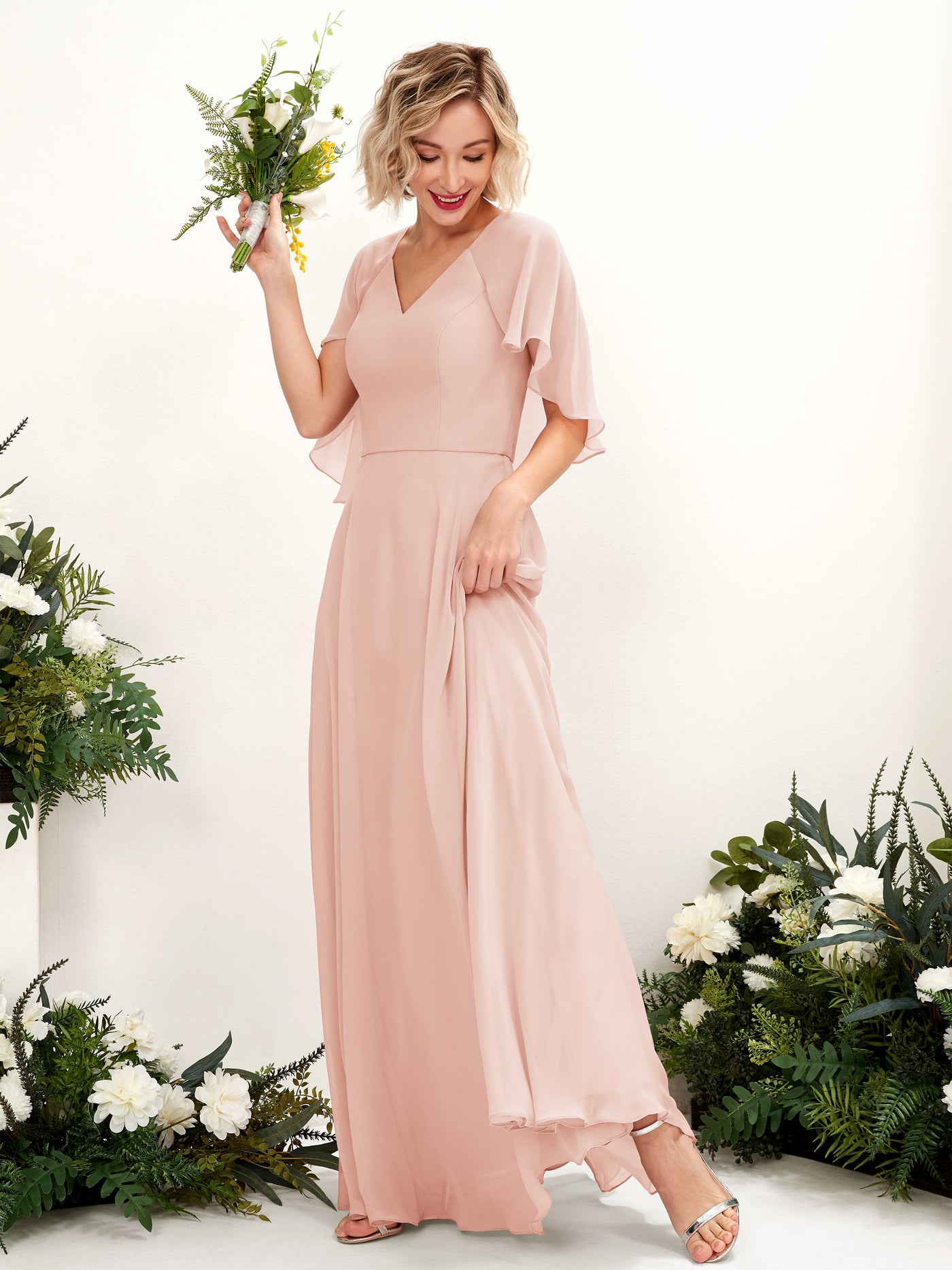 Carlyna Vestido línea A con escote en V y mangas capa hasta el suelo vestido de dama de honor Rosa Perla #color_rosa-perla