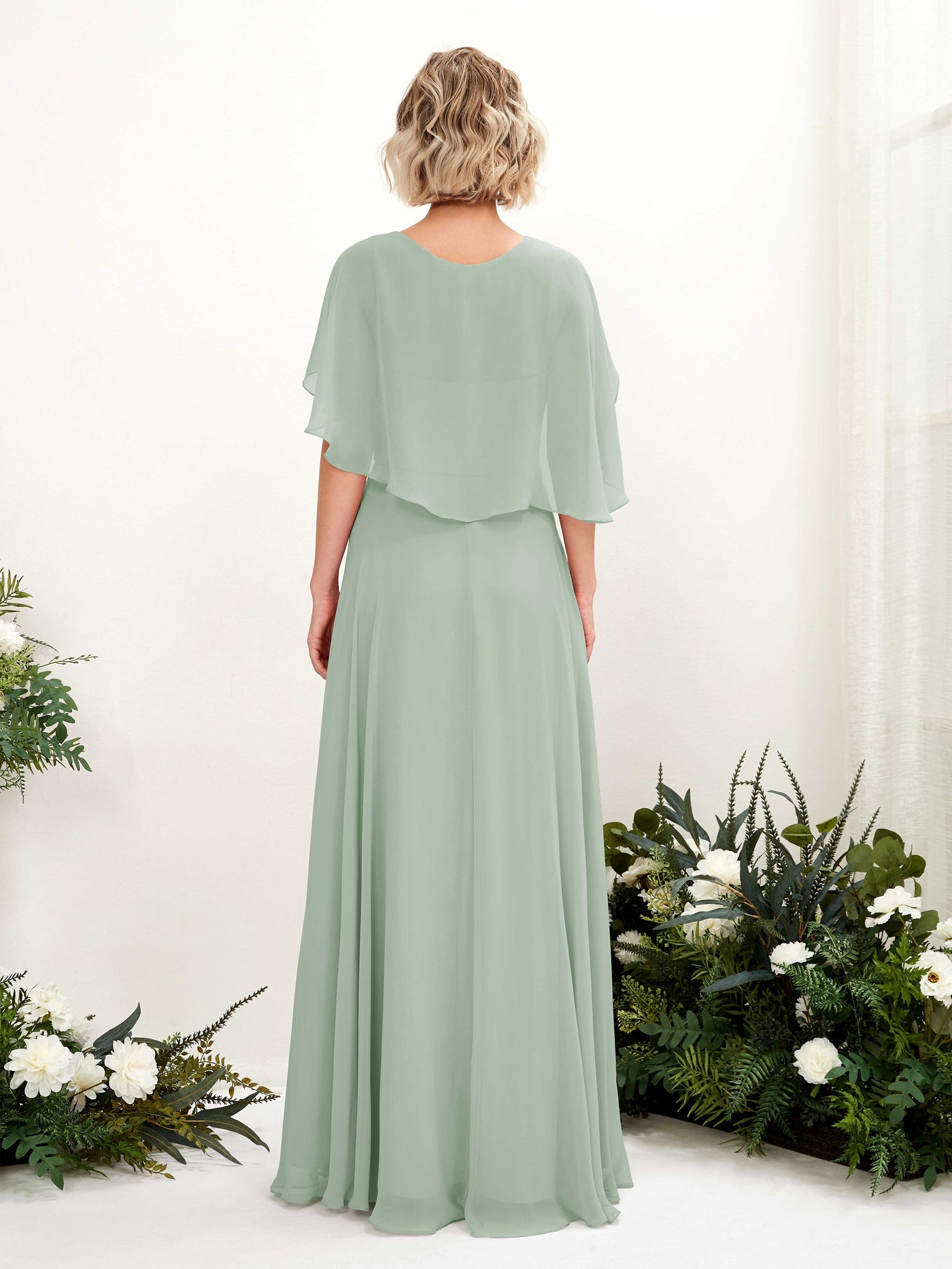Carlyna Vestido línea A con escote en V y mangas capa hasta el suelo vestido de dama de honor Verde Salvia #color_verde-salvia