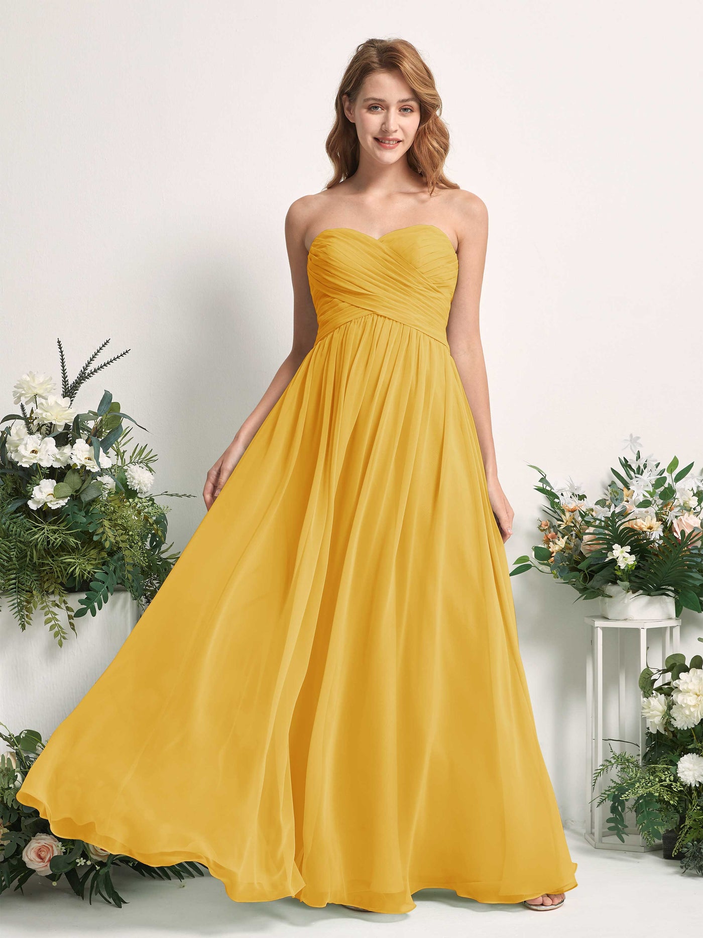 Carlyna Vestido Línea A Cuello de corazón Hasta el suelo Gasa Fruncido Dama de honor Amarillo Mostaza #color_amarillo-mostaza