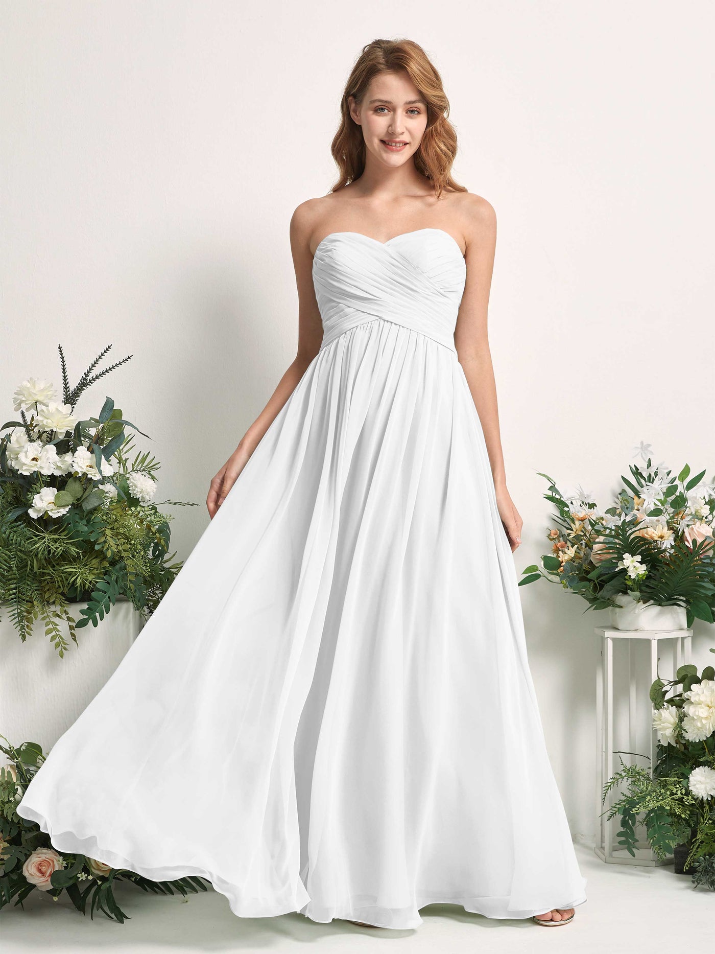 Carlyna Vestido Línea A Cuello de corazón Hasta el suelo Gasa Fruncido Dama de honor Blanco #color_blanco