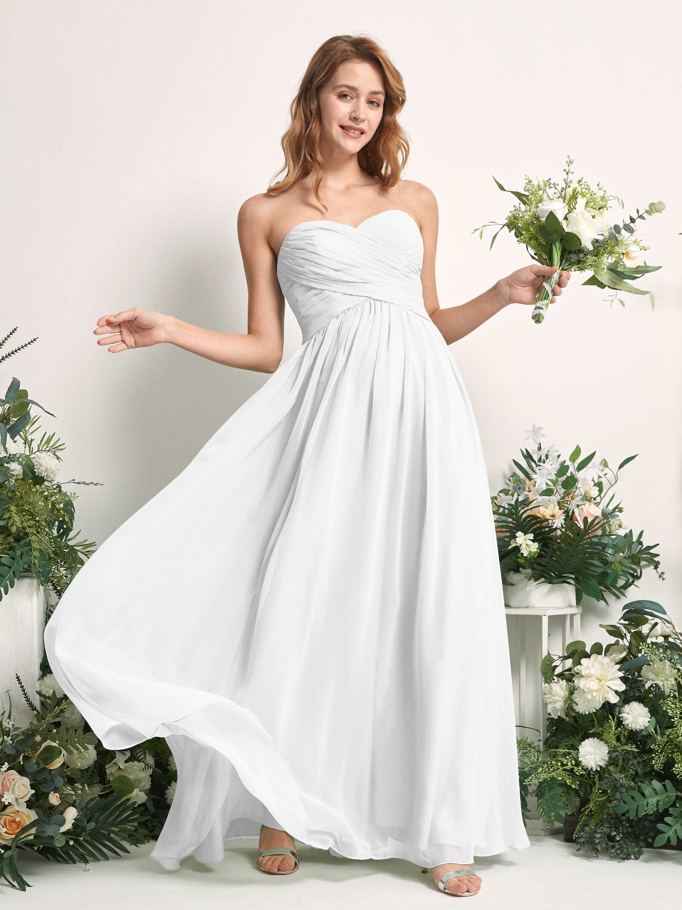 Carlyna Vestido Línea A Cuello de corazón Hasta el suelo Gasa Fruncido Dama de honor Blanco #color_blanco