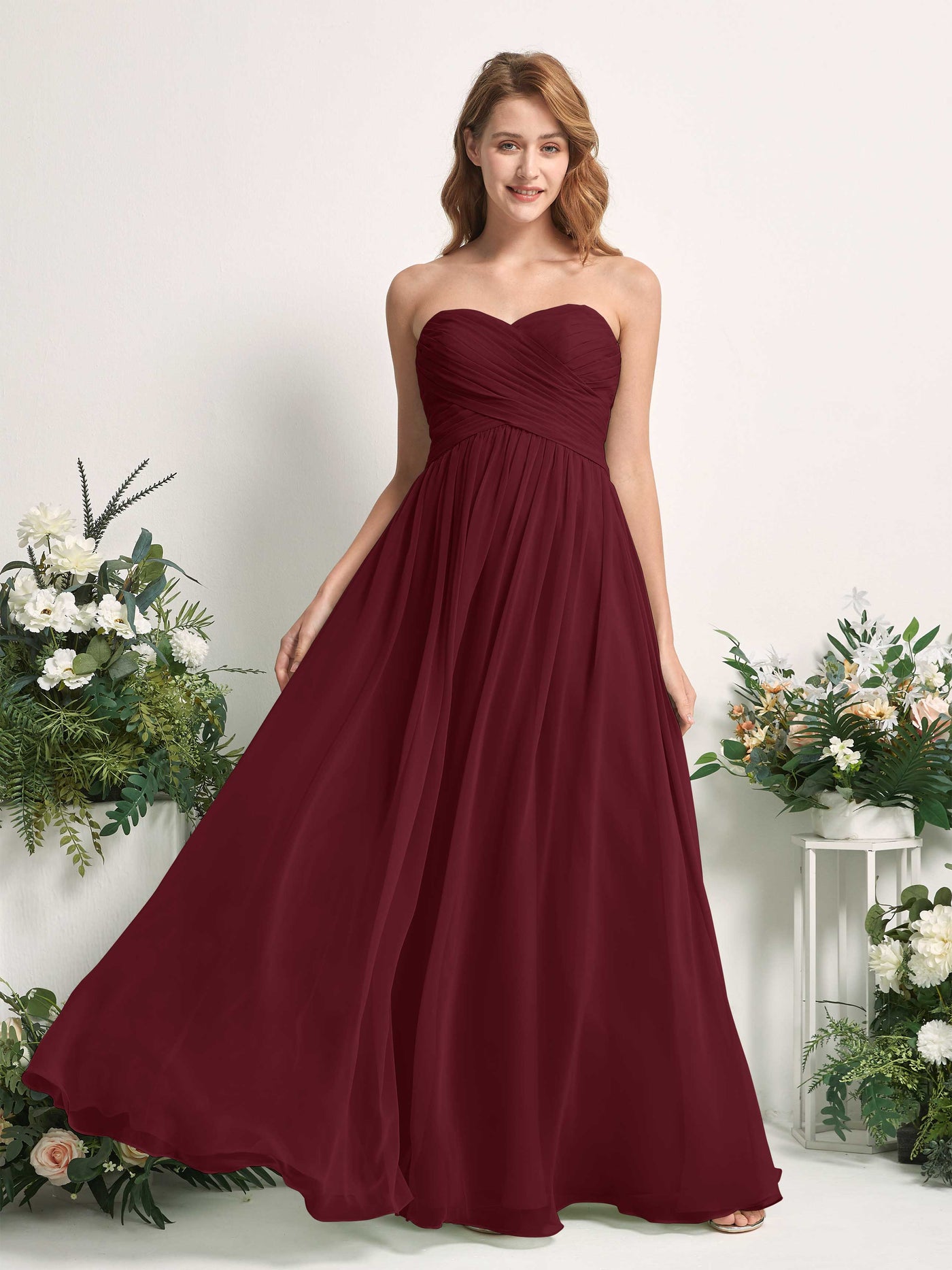 Carlyna Vestido Línea A Cuello de corazón Hasta el suelo Gasa Fruncido Dama de honor Borgoña #color_borgo-a