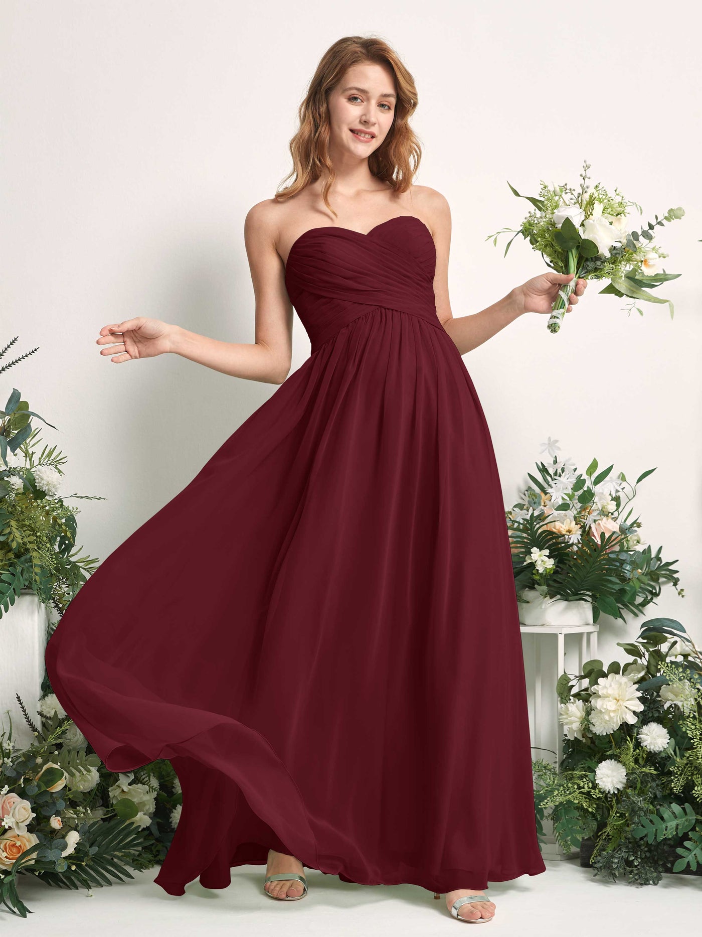 Carlyna Vestido Línea A Cuello de corazón Hasta el suelo Gasa Fruncido Dama de honor Borgoña #color_borgo-a