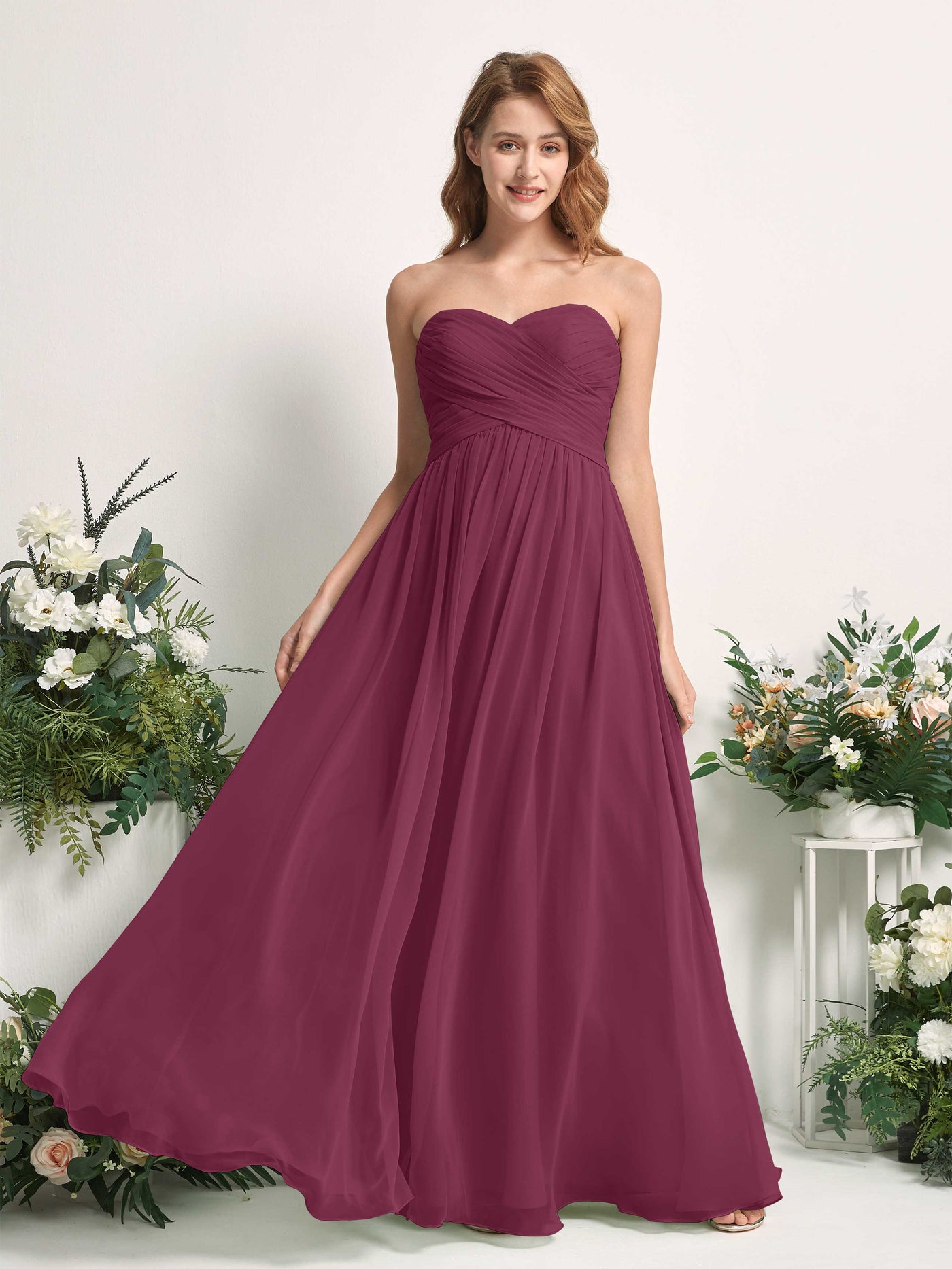 Carlyna Vestido Línea A Cuello de corazón Hasta el suelo Gasa Fruncido Dama de honor Chianti #color_chianti