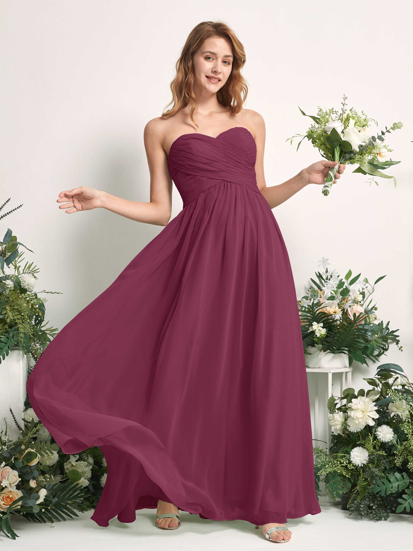 Carlyna Vestido Línea A Cuello de corazón Hasta el suelo Gasa Fruncido Dama de honor Chianti #color_chianti