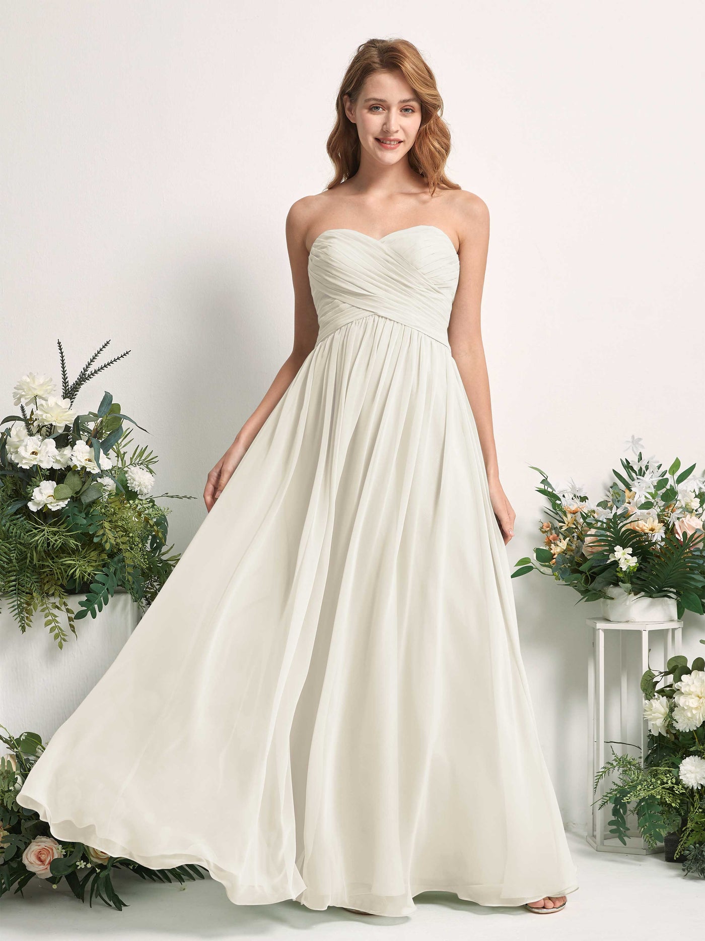 Carlyna Vestido Línea A Cuello de corazón Hasta el suelo Gasa Fruncido Dama de honor Marfil #color_marfil