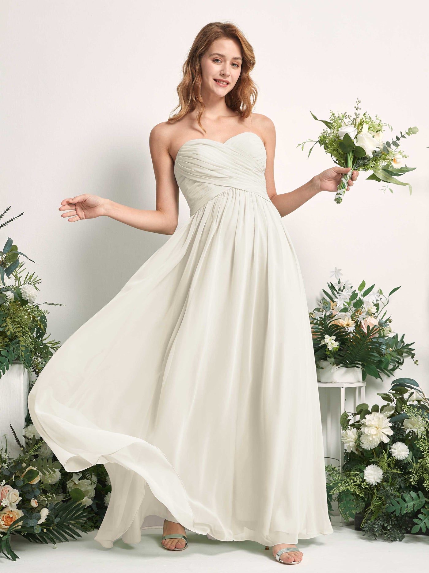 Carlyna Vestido Línea A Cuello de corazón Hasta el suelo Gasa Fruncido Dama de honor Marfil #color_marfil