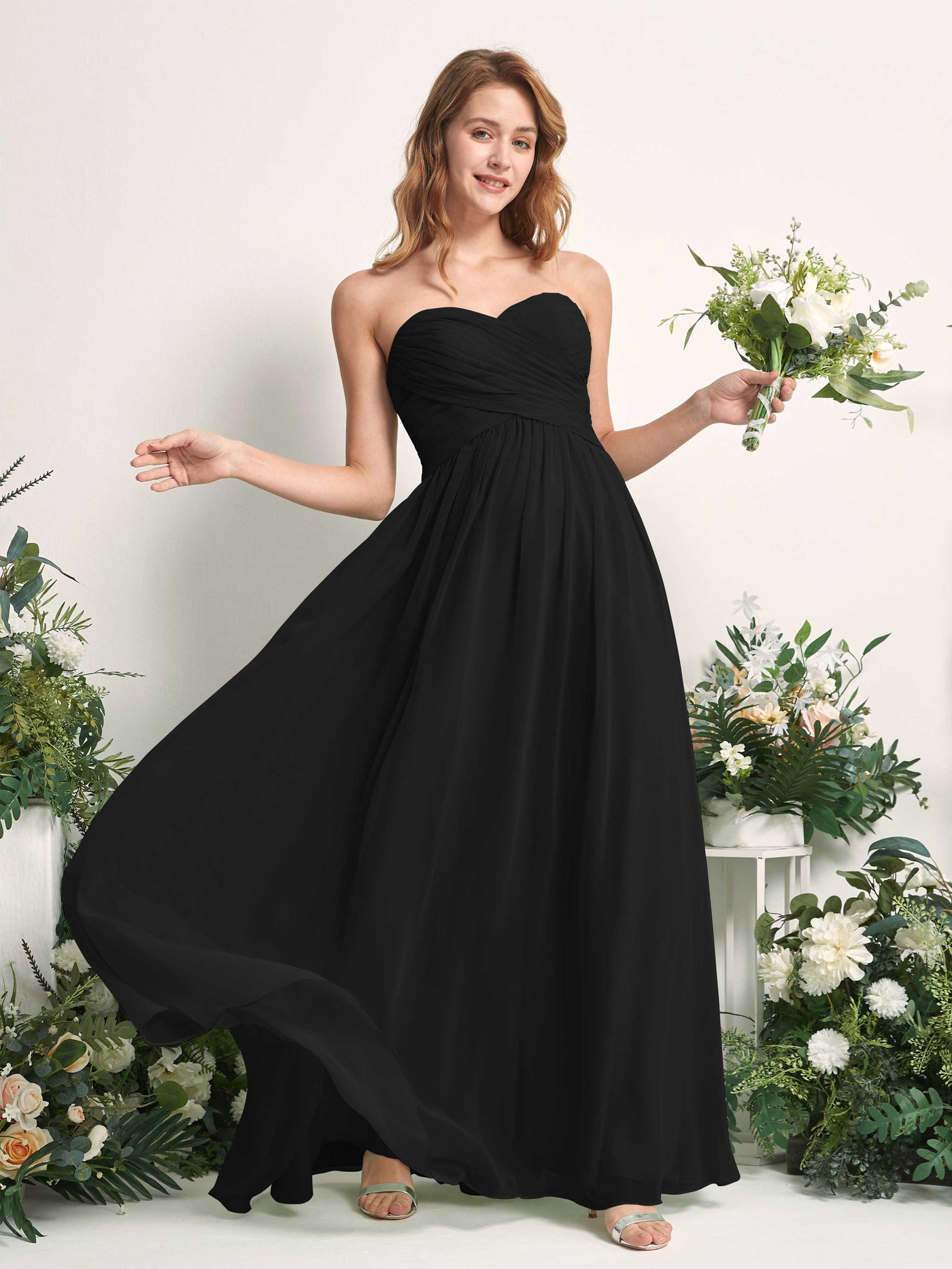 Carlyna Vestido Línea A Cuello de corazón Hasta el suelo Gasa Fruncido Dama de honor Negro #color_negro