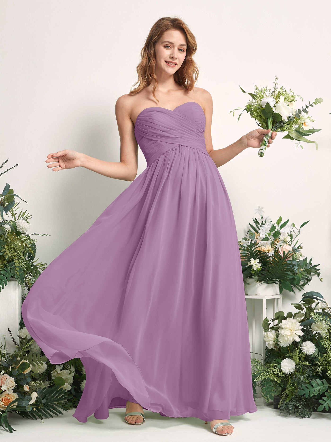Carlyna Vestido Línea A Cuello de corazón Hasta el suelo Gasa Fruncido Dama de honor Niebla Orquídea #color_niebla-orqu-dea