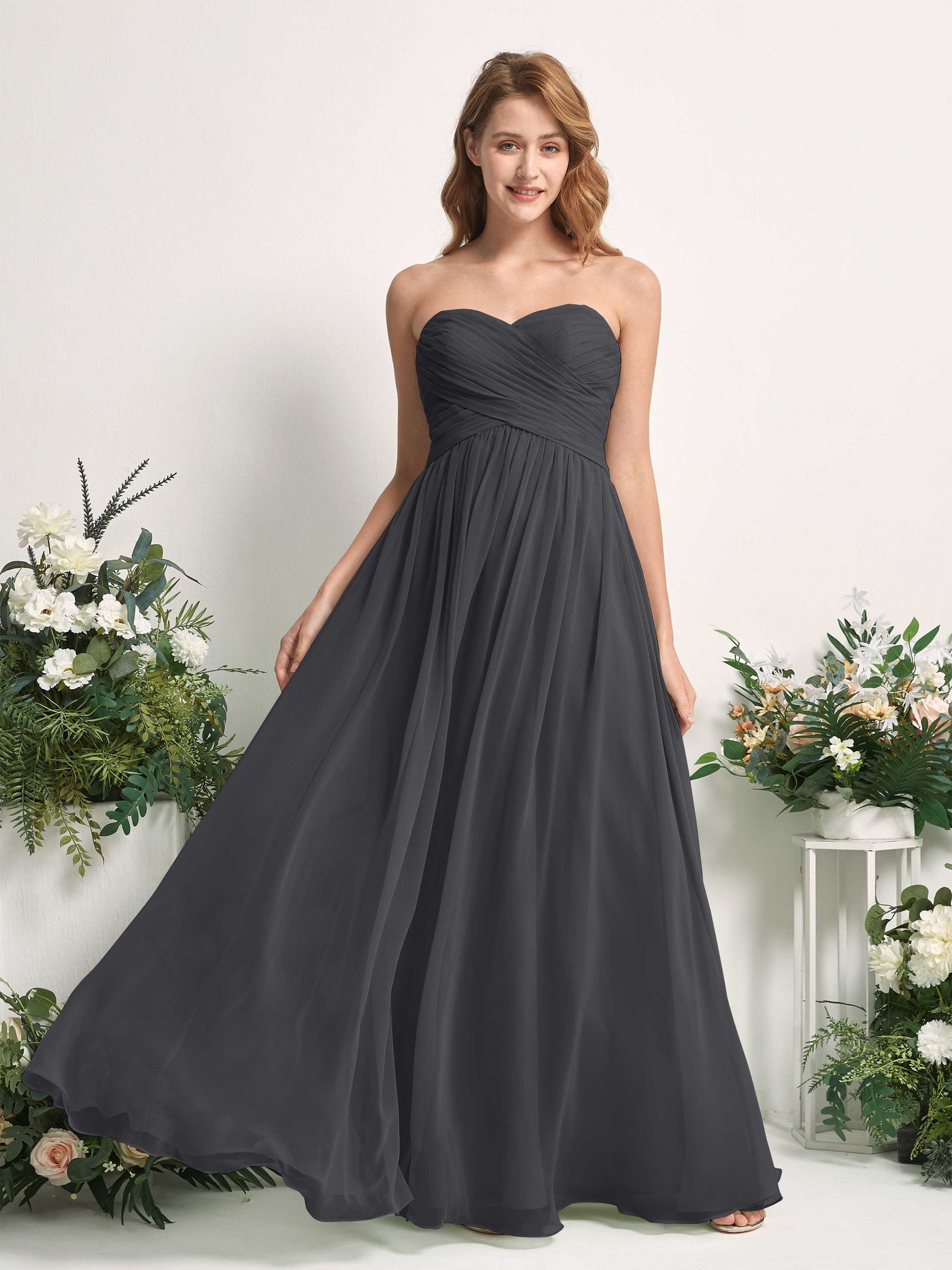 Carlyna Vestido Línea A Cuello de corazón Hasta el suelo Gasa Fruncido Dama de honor Peltre #color_peltre