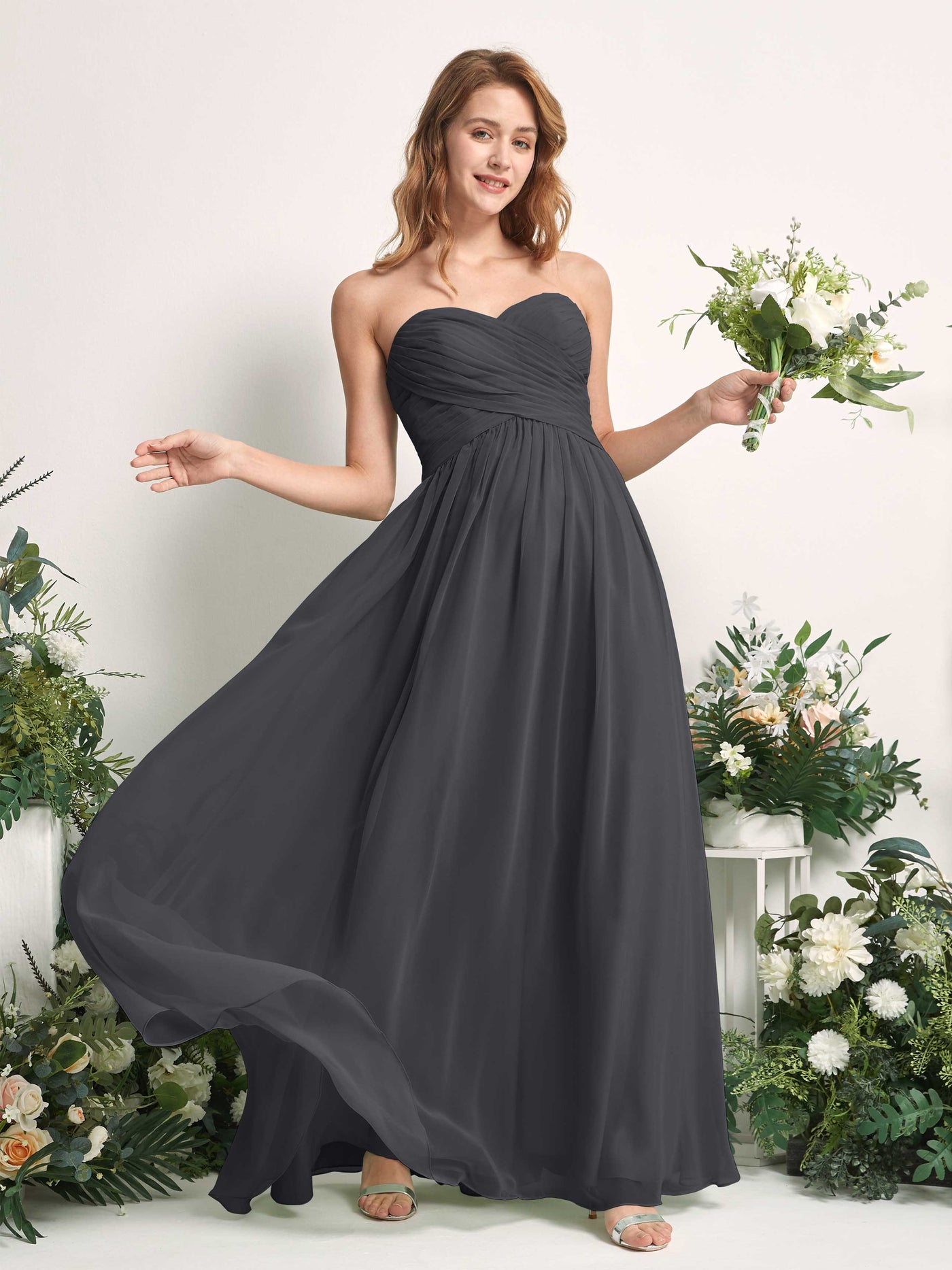 Carlyna Vestido Línea A Cuello de corazón Hasta el suelo Gasa Fruncido Dama de honor Peltre #color_peltre