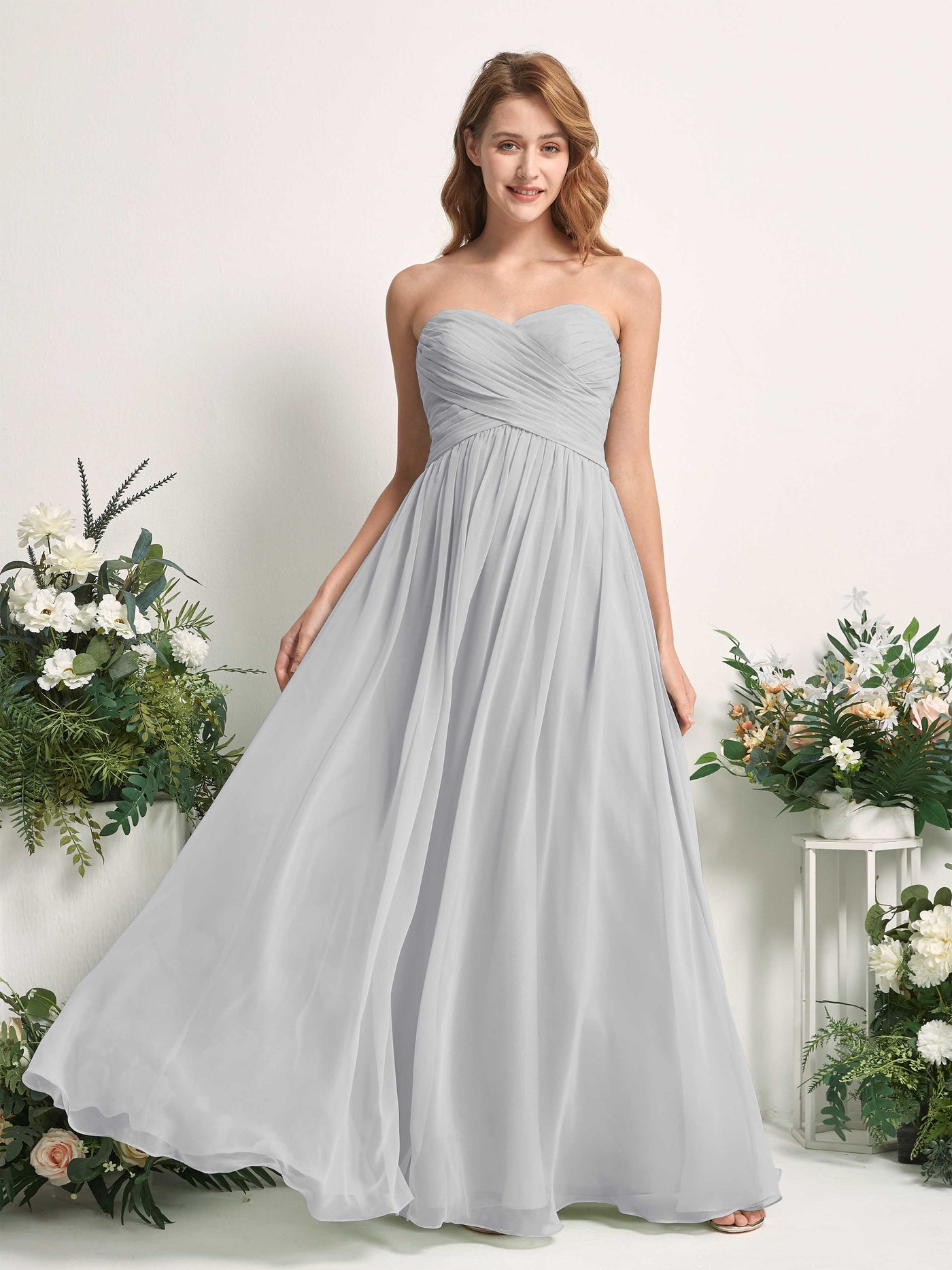 Carlyna Vestido Línea A Cuello de corazón Hasta el suelo Gasa Fruncido Dama de honor Plata #color_plata