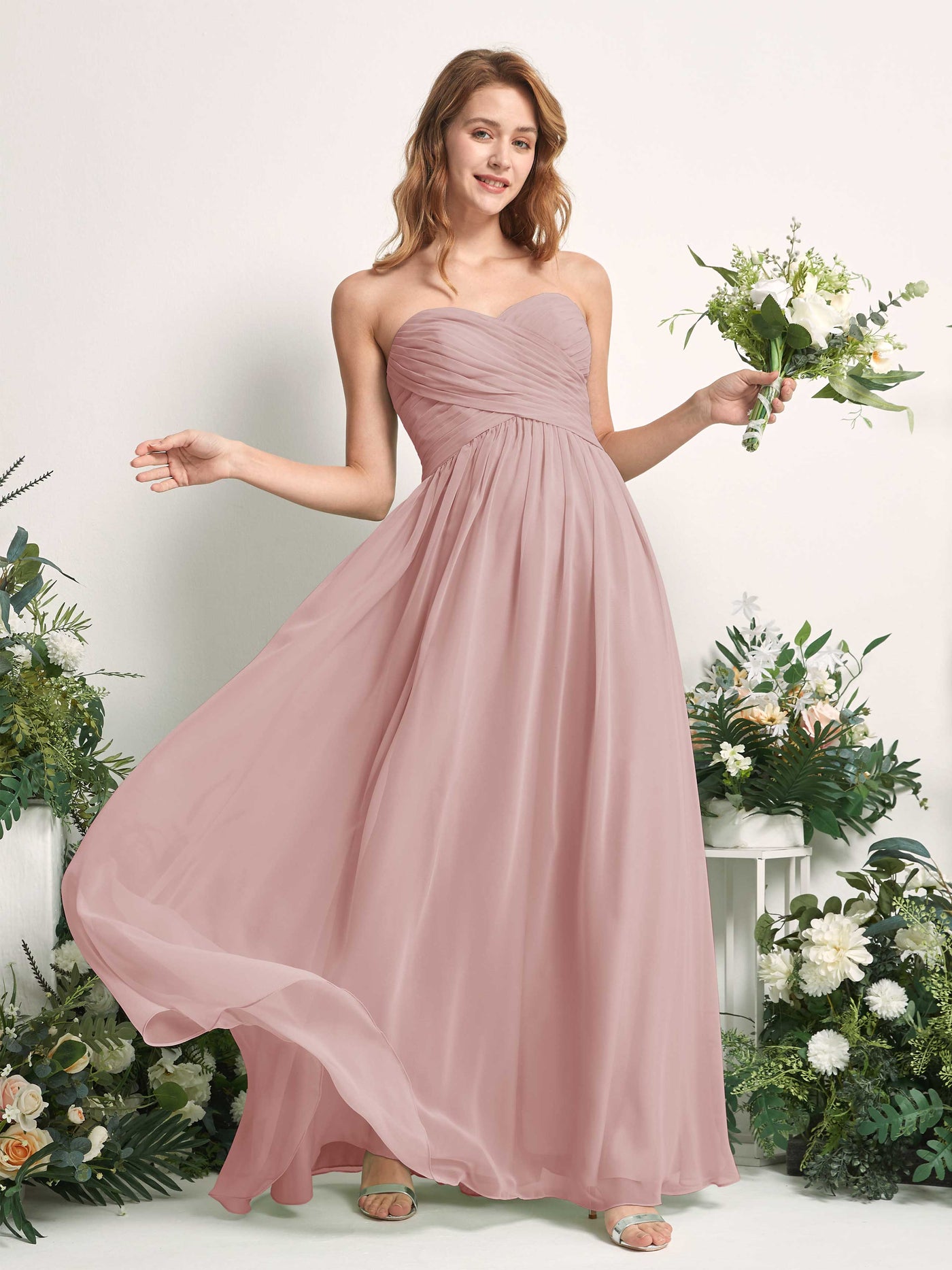 Carlyna Vestido Línea A Cuello de corazón Hasta el suelo Gasa Fruncido Dama de honor Rosa Polvorienta #color_rosa-polvorienta