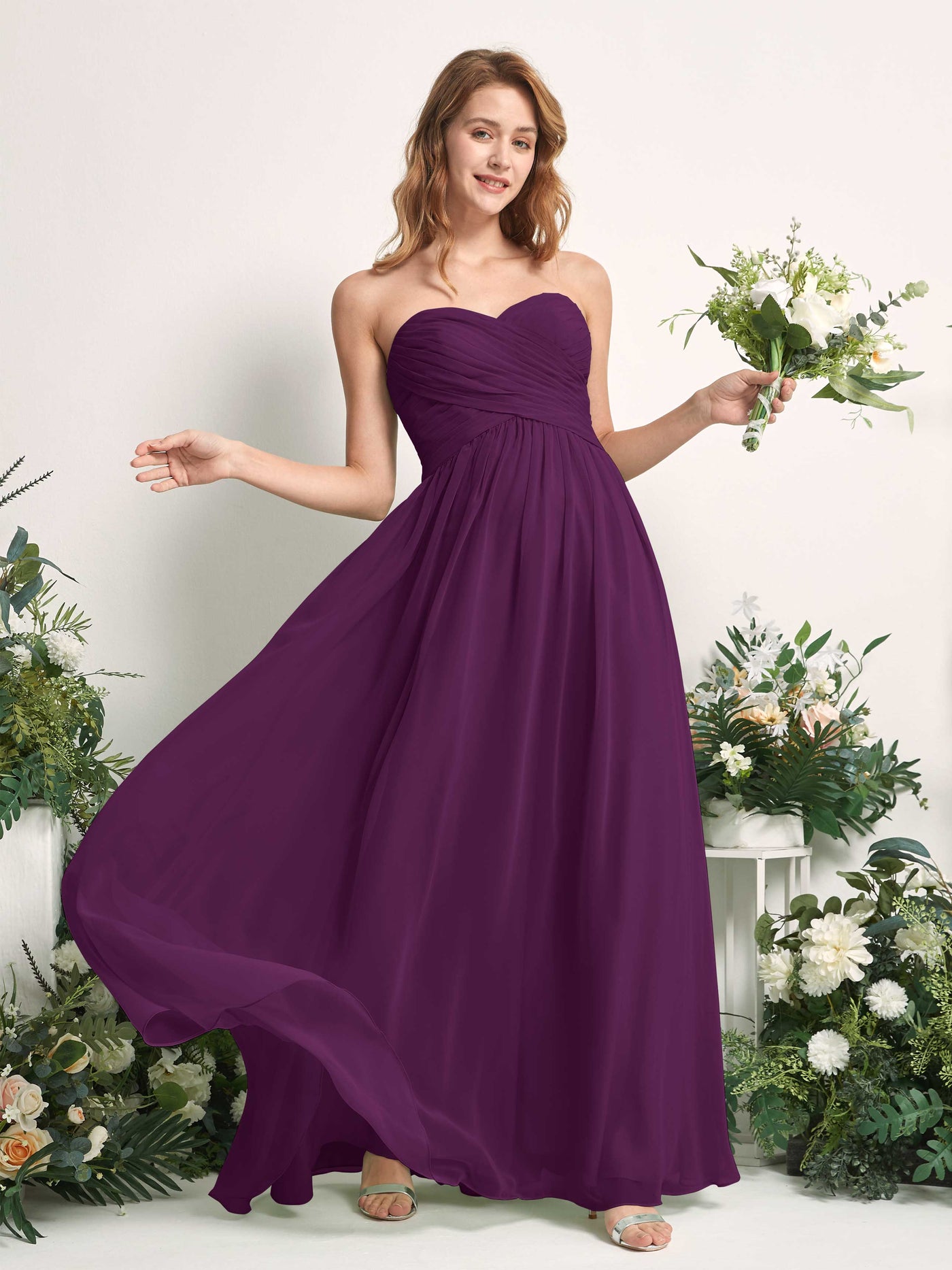 Carlyna Vestido Línea A Cuello de corazón Hasta el suelo Gasa Fruncido Dama de honor Uva #color_uva