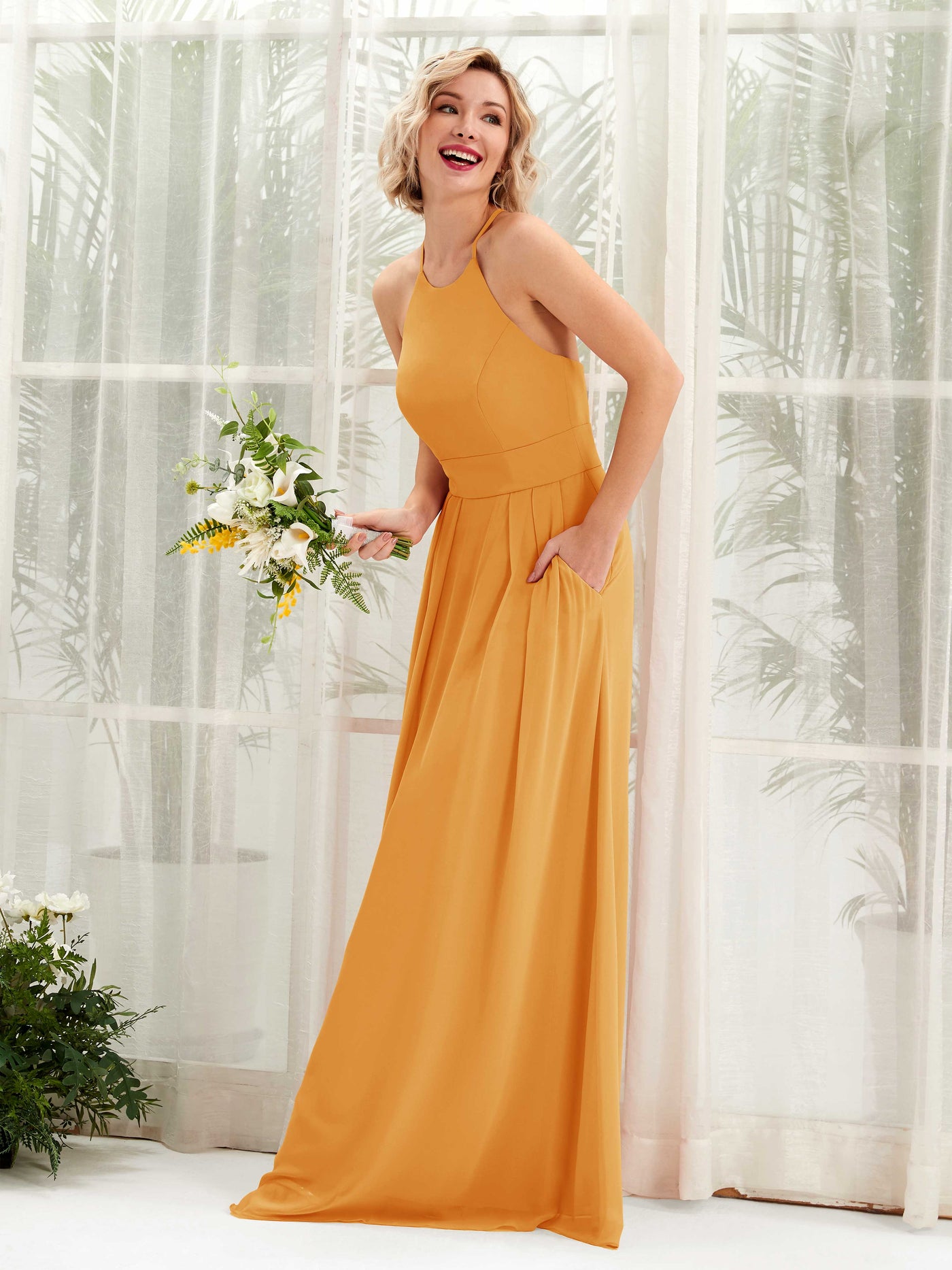 Carlyna Vestido Línea A Cuello Redondo Hasta el Suelo Bolsillos Dama de Honor Mango #color_mango