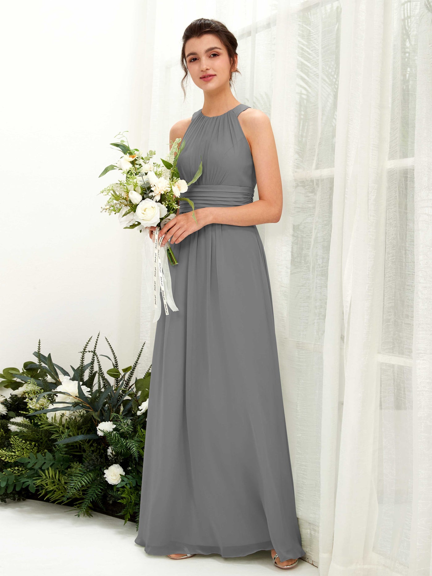 Carlyna Vestido línea A cuello redondo hasta el suelo fruncido dama de honor Gris Acero #color_gris-acero