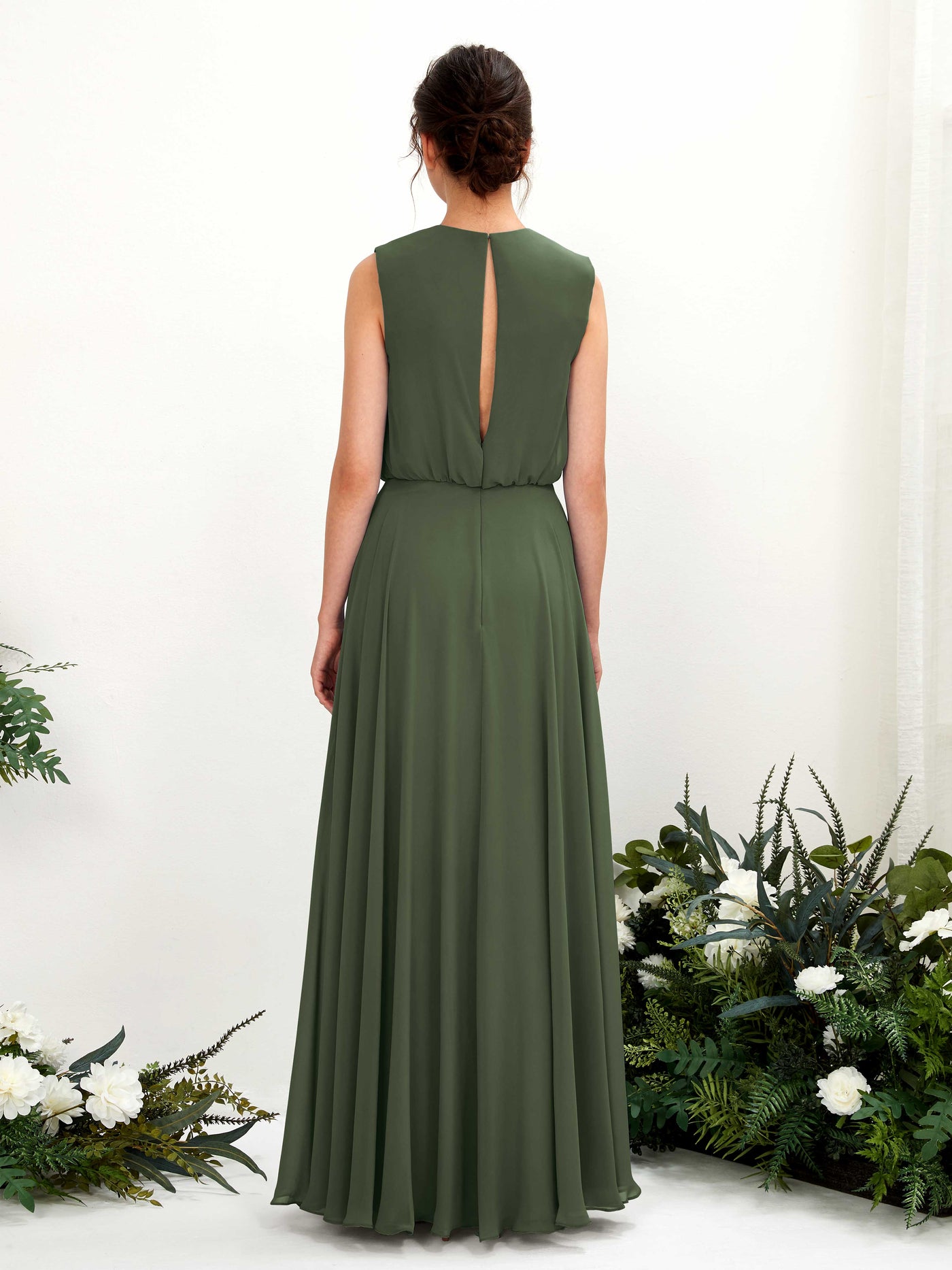 Carlyna Vestido línea A cuello redondo hasta el suelo gasa dama de honor Oliva Martini #color_oliva-martini