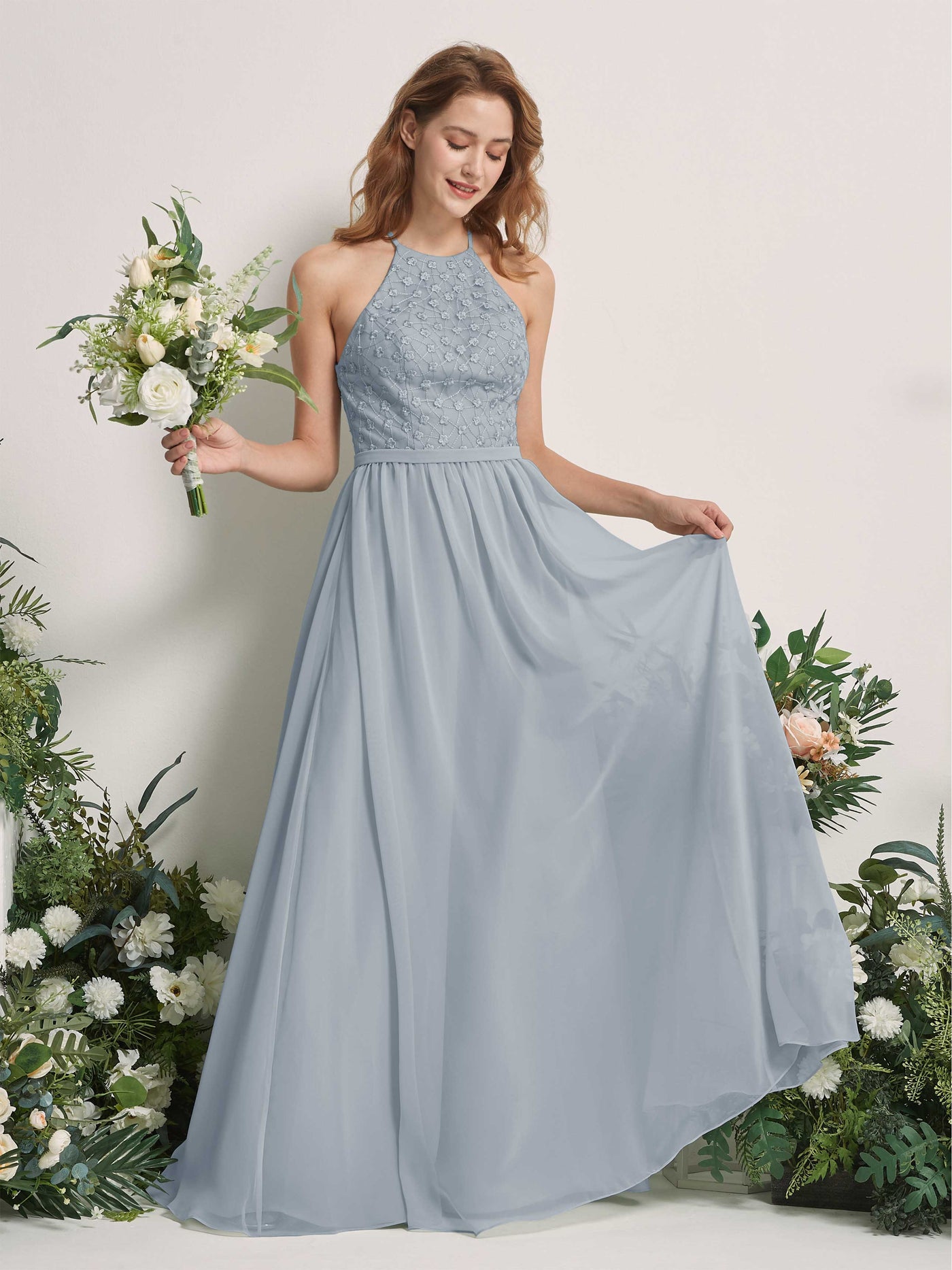 Carlyna Vestido línea A cuello redondo hasta el suelo vestidos de dama de honor Azul Empolvado Mejorado #color_azul-empolvado-mejorado