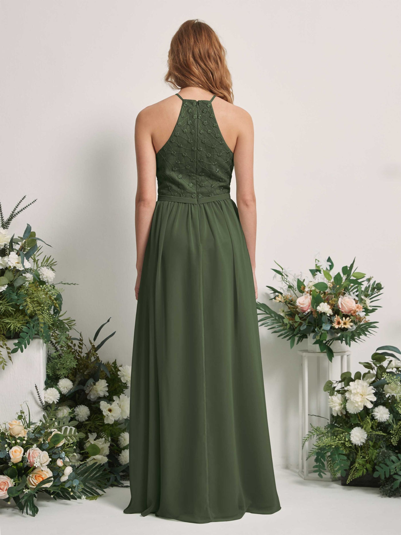 Carlyna Vestido línea A cuello redondo hasta el suelo vestidos de dama de honor Oliva Martini #color_oliva-martini
