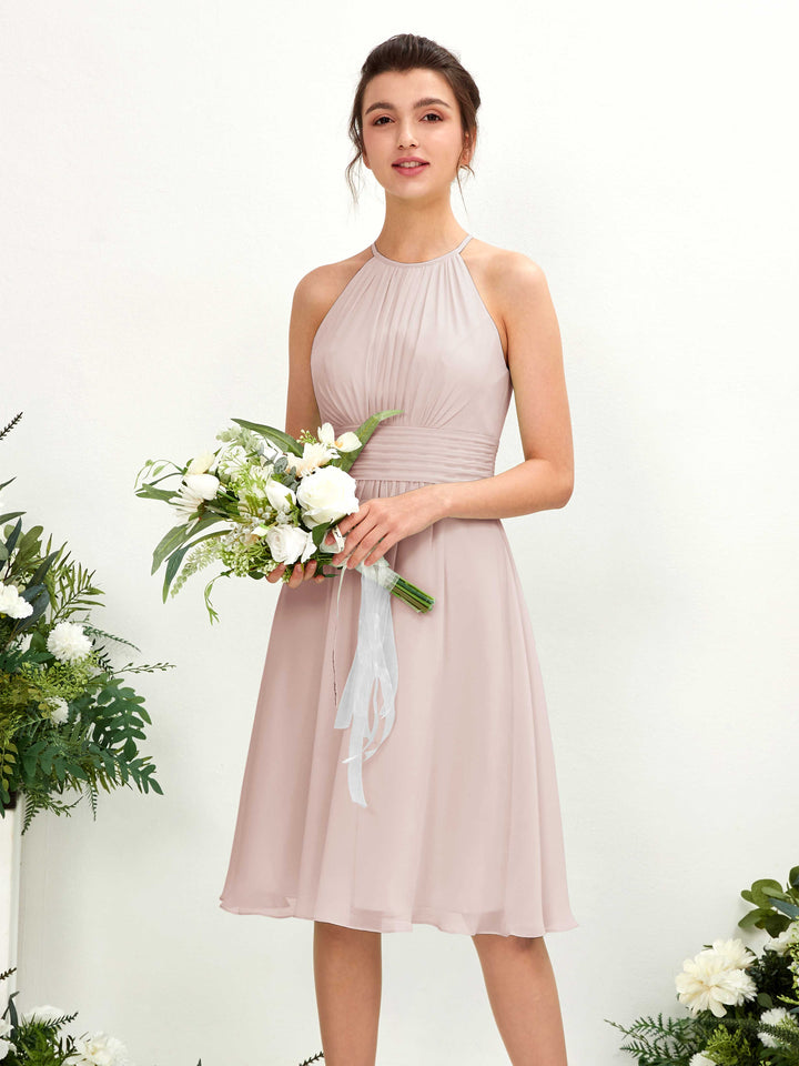 Carlyna Vestido línea A cuello redondo hasta la rodilla gasa dama de honor Biscotti 