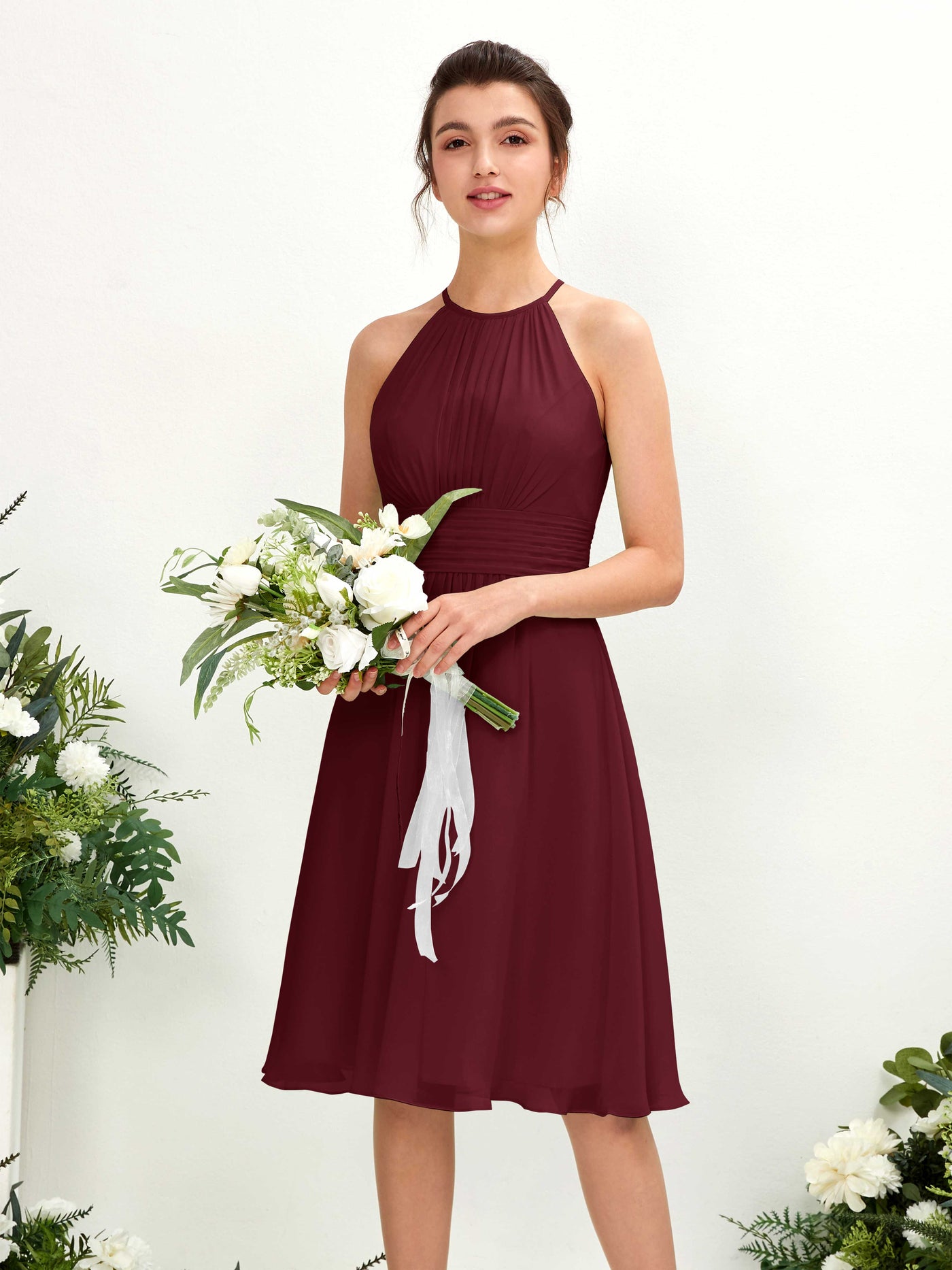 Carlyna Vestido línea A cuello redondo hasta la rodilla gasa dama de honor Borgoña #color_borgo-a