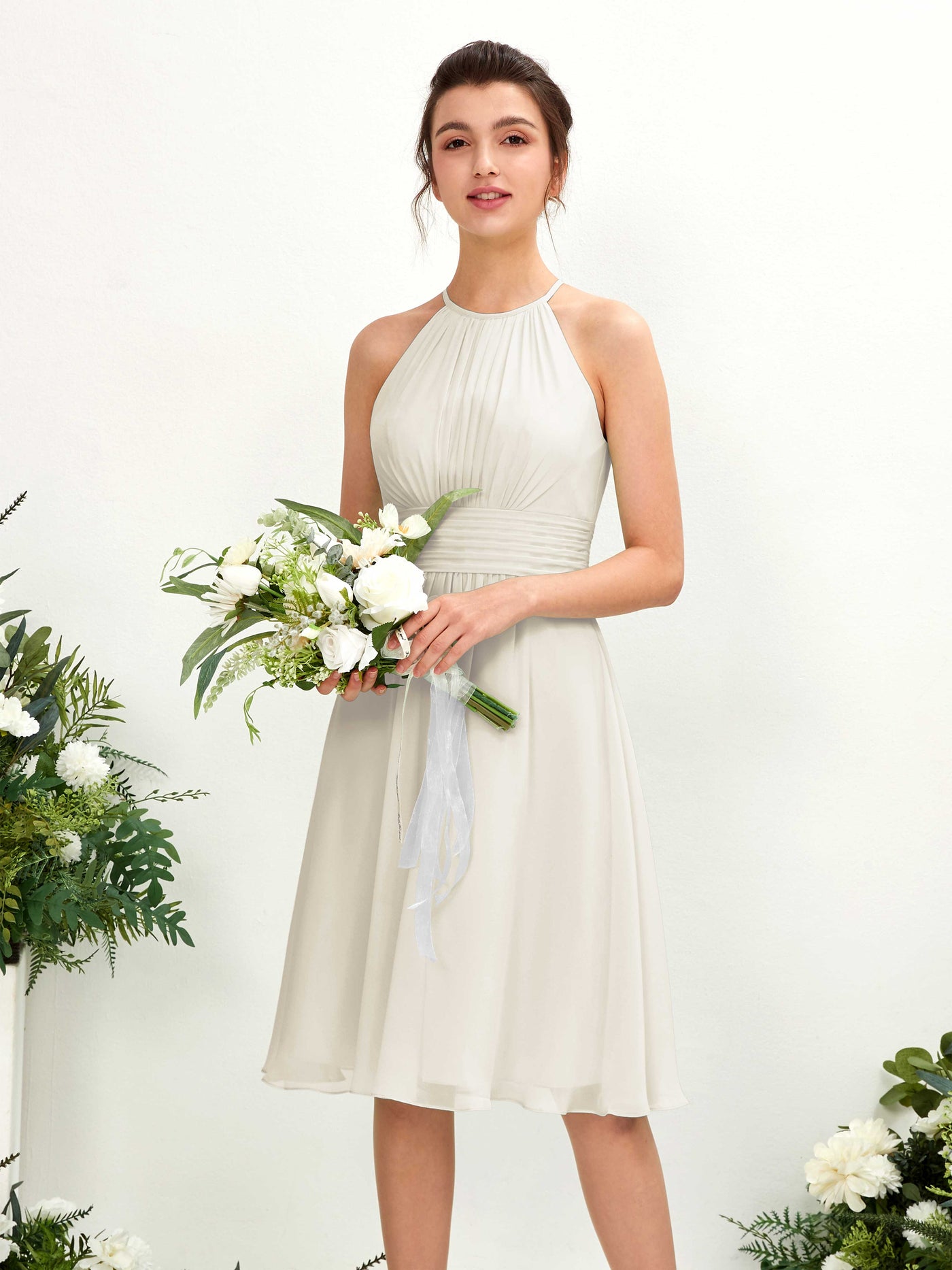 Carlyna Vestido línea A cuello redondo hasta la rodilla gasa dama de honor Marfil #color_marfil