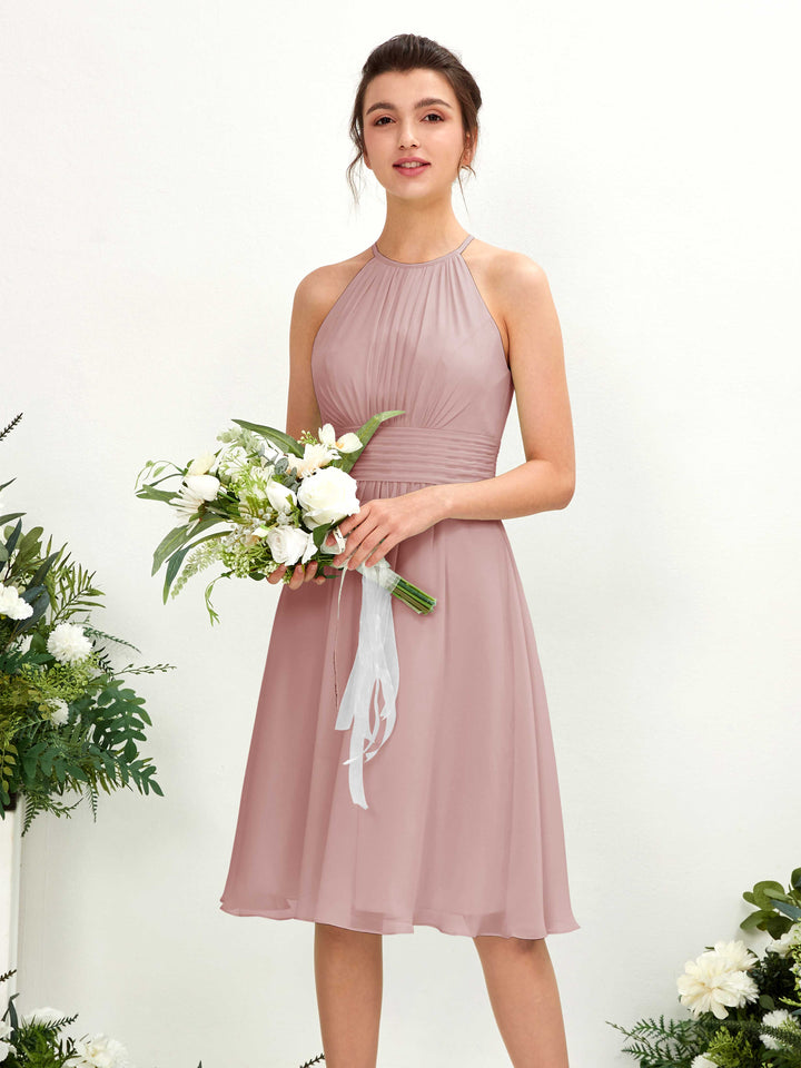 Carlyna Vestido línea A cuello redondo hasta la rodilla gasa dama de honor Rosa Polvorienta 