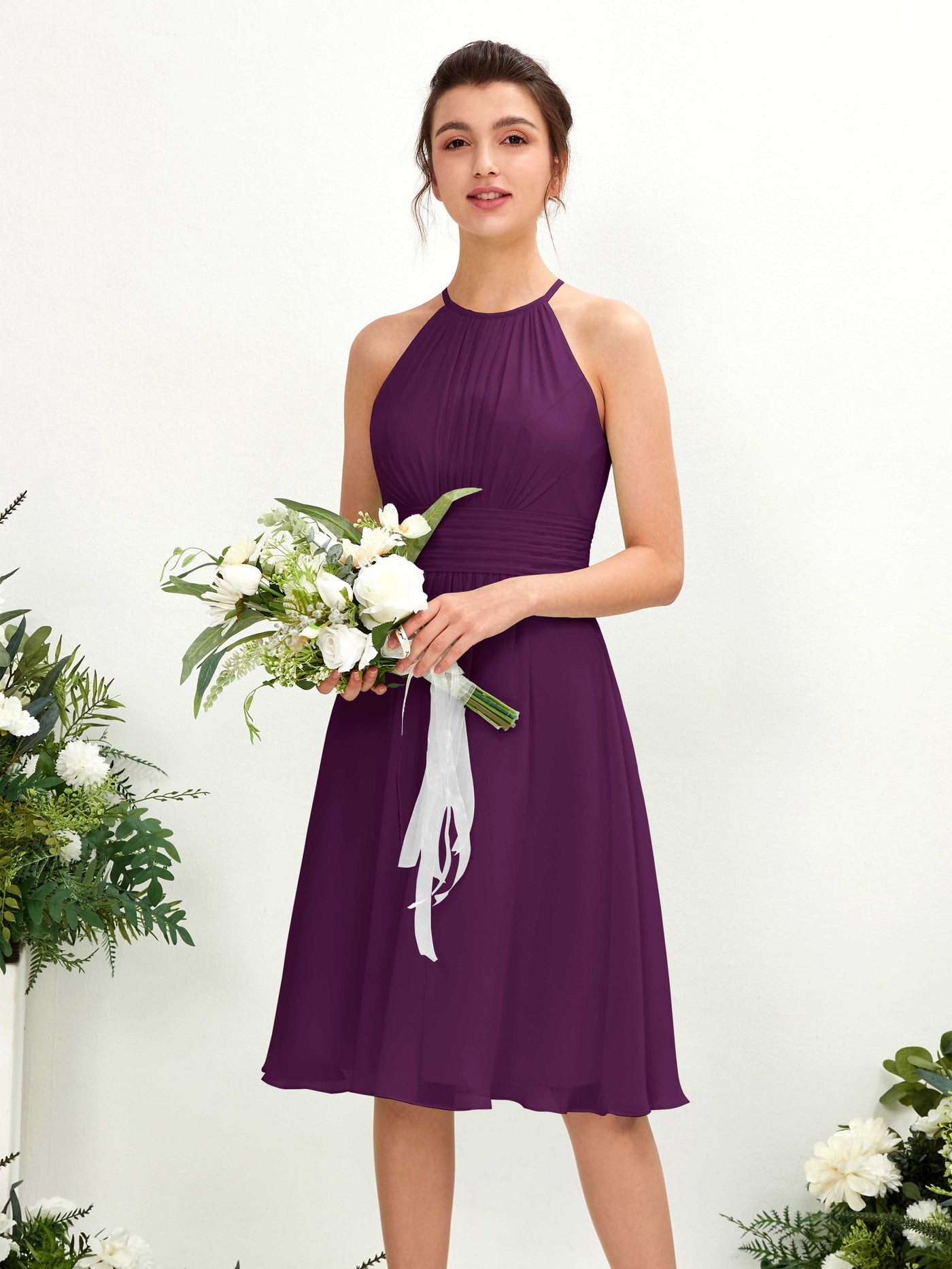 Carlyna Vestido línea A cuello redondo hasta la rodilla gasa dama de honor Uva #color_uva
